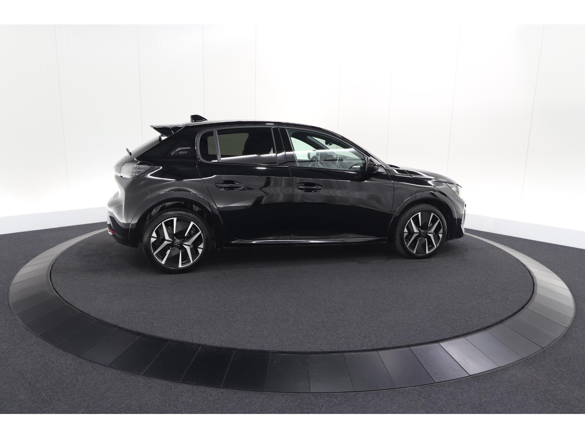 Peugeot 208 1.2 Hybrid 145 e-DCS6 GT | Alcantara Pakket | Camera | Apple Carplay | Stoelverwarming