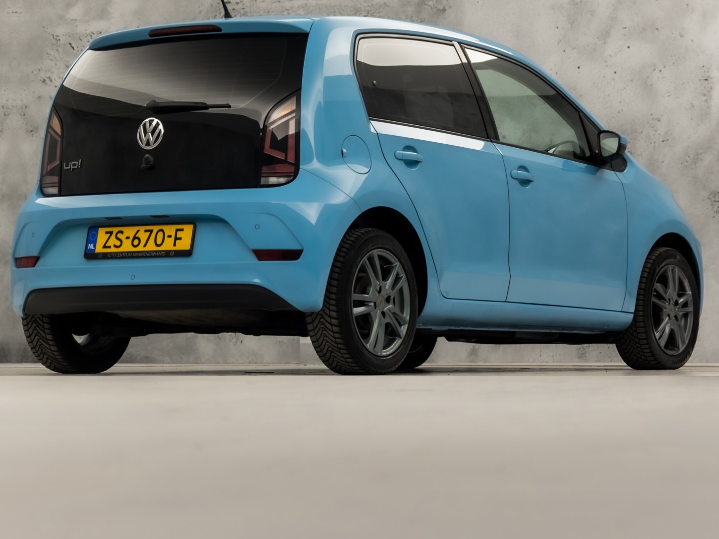 Volkswagen up! 1.0 Sport up! (AIRCO, 5 DEURS, CRUISE, PARKEERSENSOREN, GETINT GLAS, SPORTSTOELEN, LM VELGEN, NIEUWSTAAT)