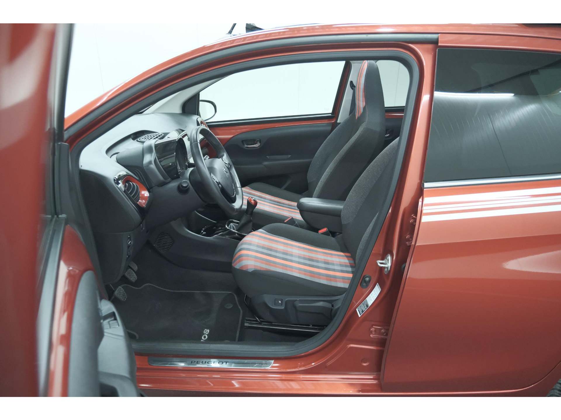 Peugeot 108 1.0 e-VTi Allure TOP! | Elektrisch Vouwdak | Trekhaak | Camera | Apple Carplay