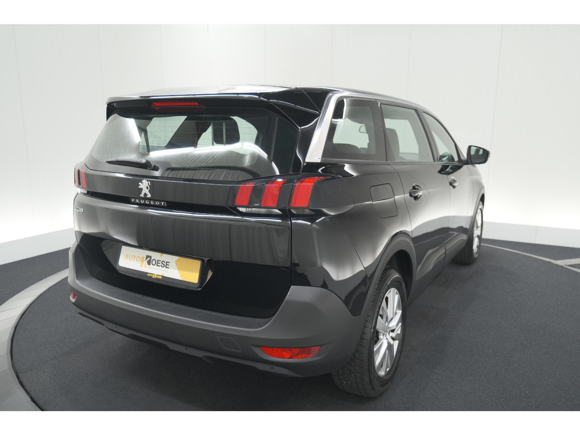 Peugeot 5008 PureTech 130 EAT8 Active Pack Business | 7 Zitplaatsen | Camera | Navigatie | Apple Carplay | Parkeersensoren
