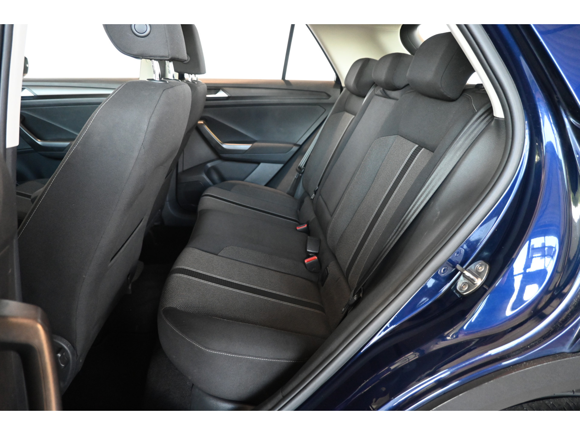 Volkswagen T-Roc 1.0 TSI Style Clima Adaptieve cruise Navigatie PDC Licht metaal Inruil mogelijk