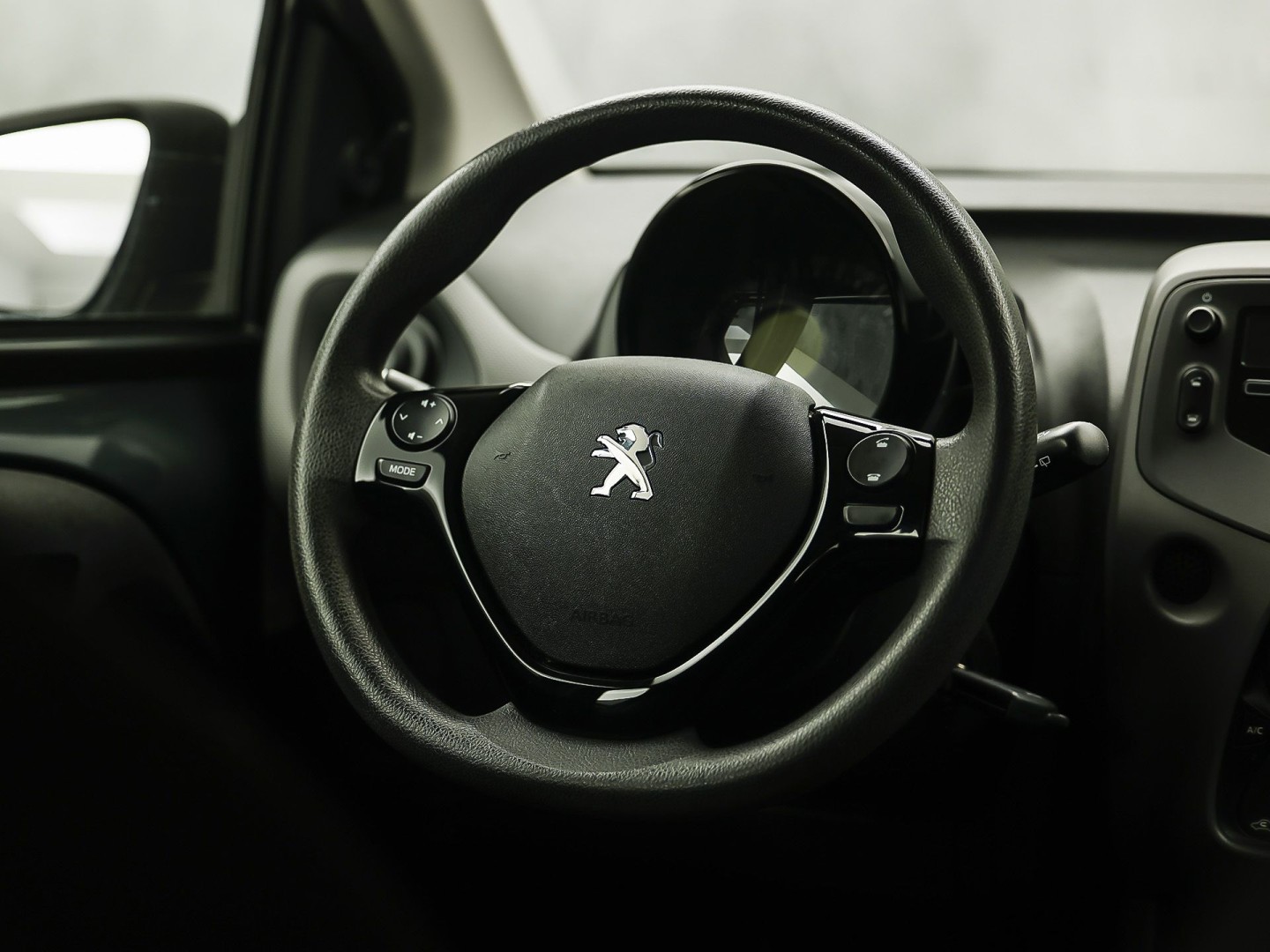 Peugeot 108 1.0 e-VTi Sport (AIRCO, ELEK RAMEN, SPORTSTOELEN, BLUETOOTH, NIEUWSTAAT)