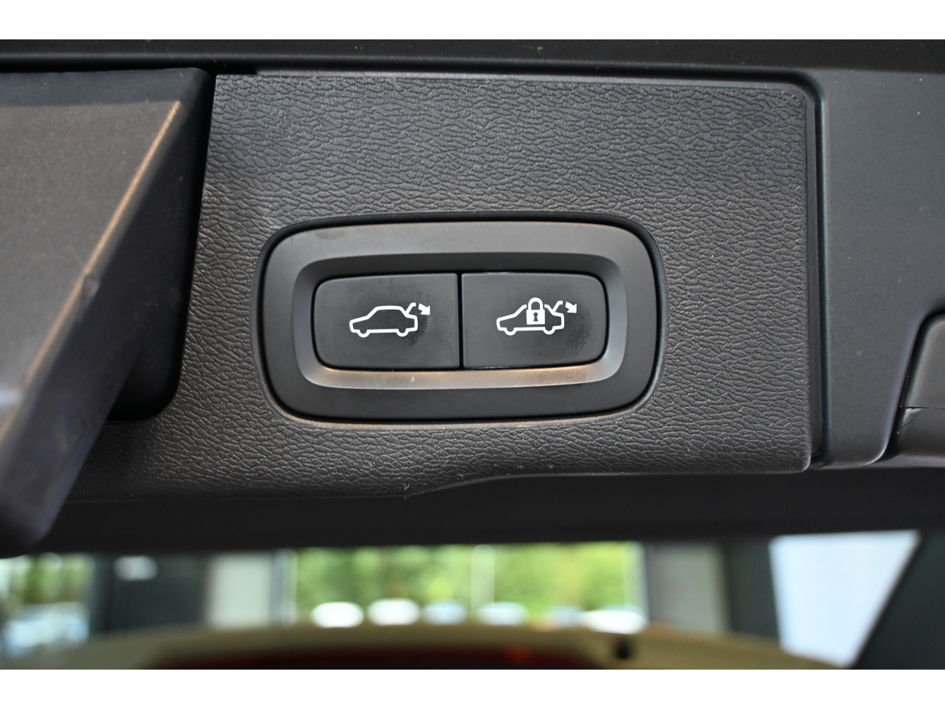 Volvo XC60 2.0 T8 Twin Engine AWD Inscription Harman/Kardon Navigatie Panoramadak Carplay Goed Onderhouden! Inruil Mogelijk!
