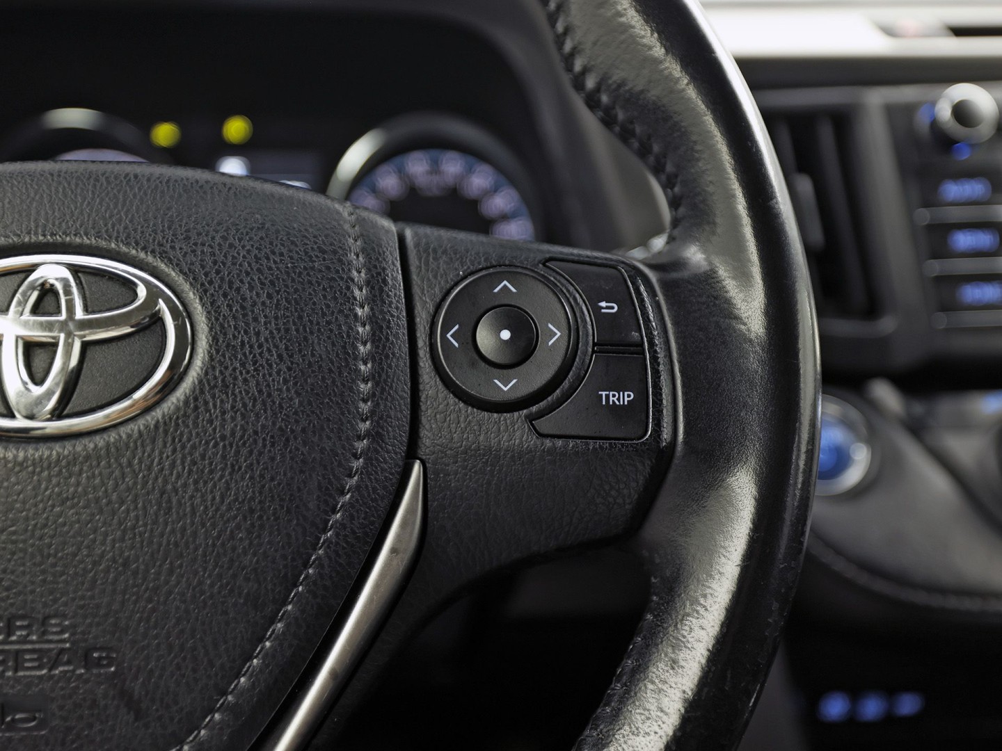 Toyota RAV4 2.5 Hybrid Executive Sport 197Pk Automaat (CAMERA, KEYLESS, GETINT GLAS, SPORTSTOELEN, ELEK PAKKET, NIEUWE APK, NIEUWSTAAT)