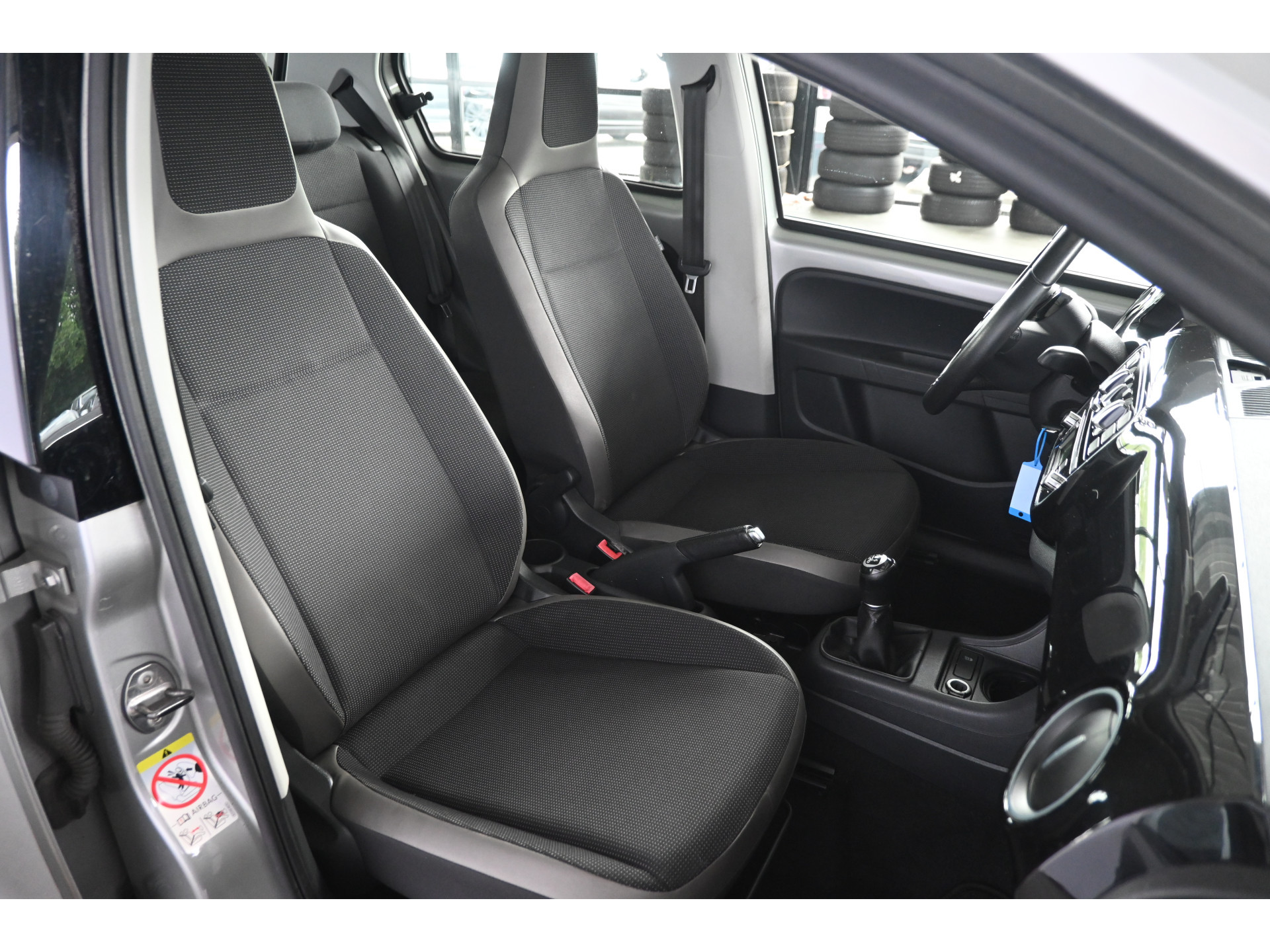 Volkswagen Up! 1.0 High Up! BlueMotion Airco Licht metaal Elektrisch Pakket! Goed Onderhouden! Inruil Mogelijk!