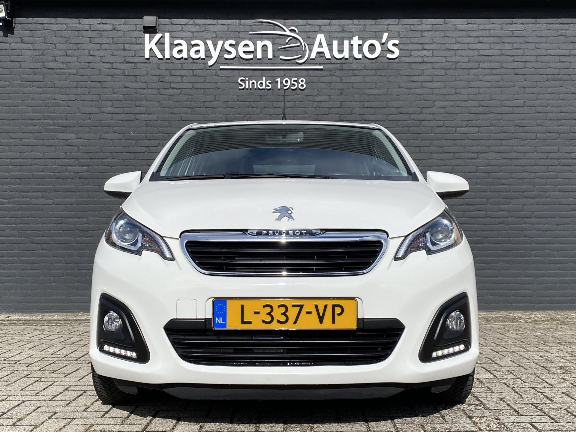 Peugeot 108 1.0 e-VTi Active | 1e eigenaar | airco | bluetooth | all season banden | tom tom navigatie | led verl.