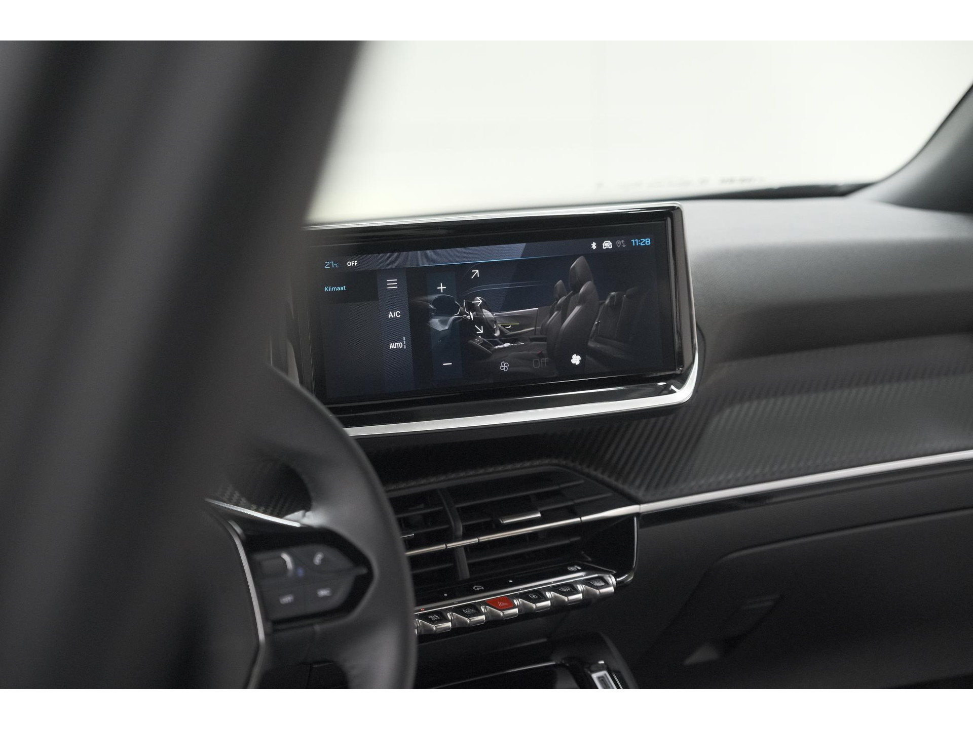 Peugeot 2008 PureTech 100 Allure | Allseason Banden | 360 Camera | Adaptieve Cruise Control | Dodehoekdetetie | Navigatie