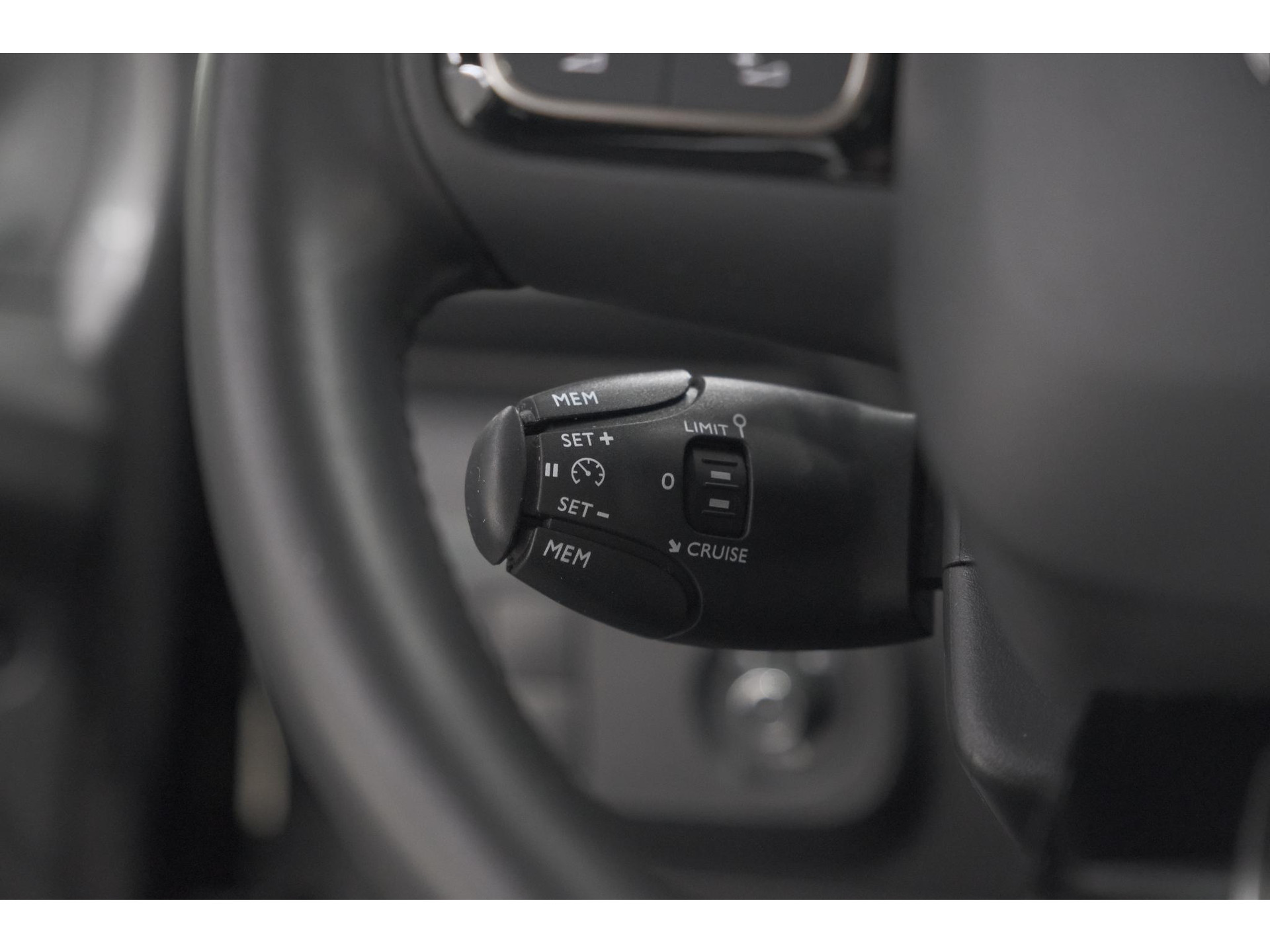 Citroen C3 PureTech 82 Feel Edition | Apple Carplay | Parkeersensoren | Navigatie | Climate Control | 16 Inch Velgen