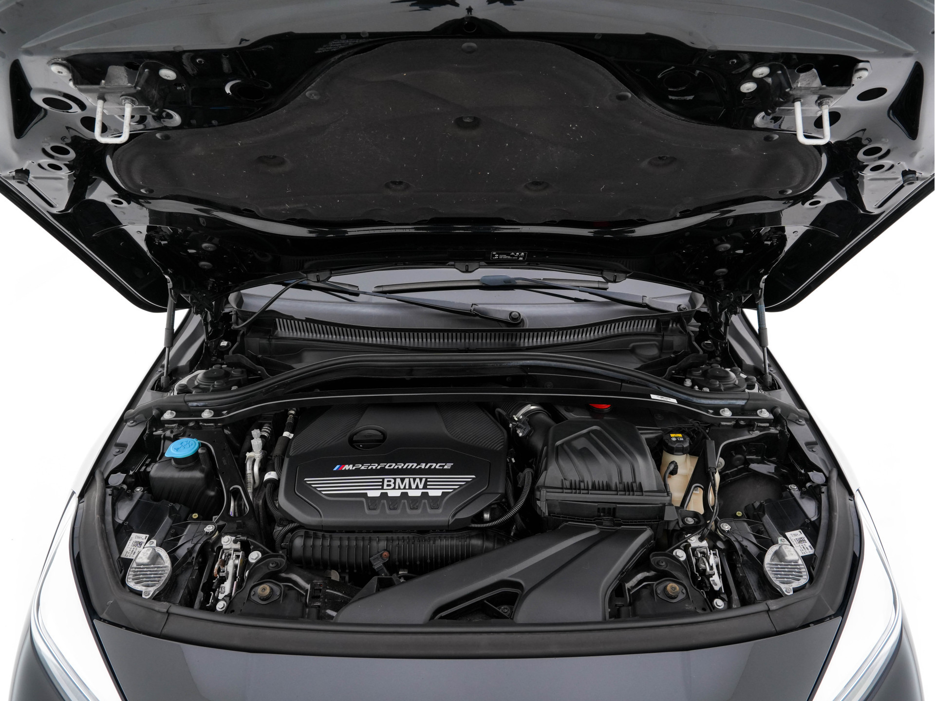 BMW 1-serie M135i xDrive M-Sportpack High Executive Aut. *ALCANTARA-MICROFIBRE | FULL-LED | HEATED-SPORTSEATS | SHIFT-PADDLES | DIGI-COCKPIT | HEAD-UP | NAVI-FULLMAP | DAB+ | PRIVACY-GLASS | AMBIENT-LIGHT | CARBON-INLAY | CARPLAY | 19''ALU*