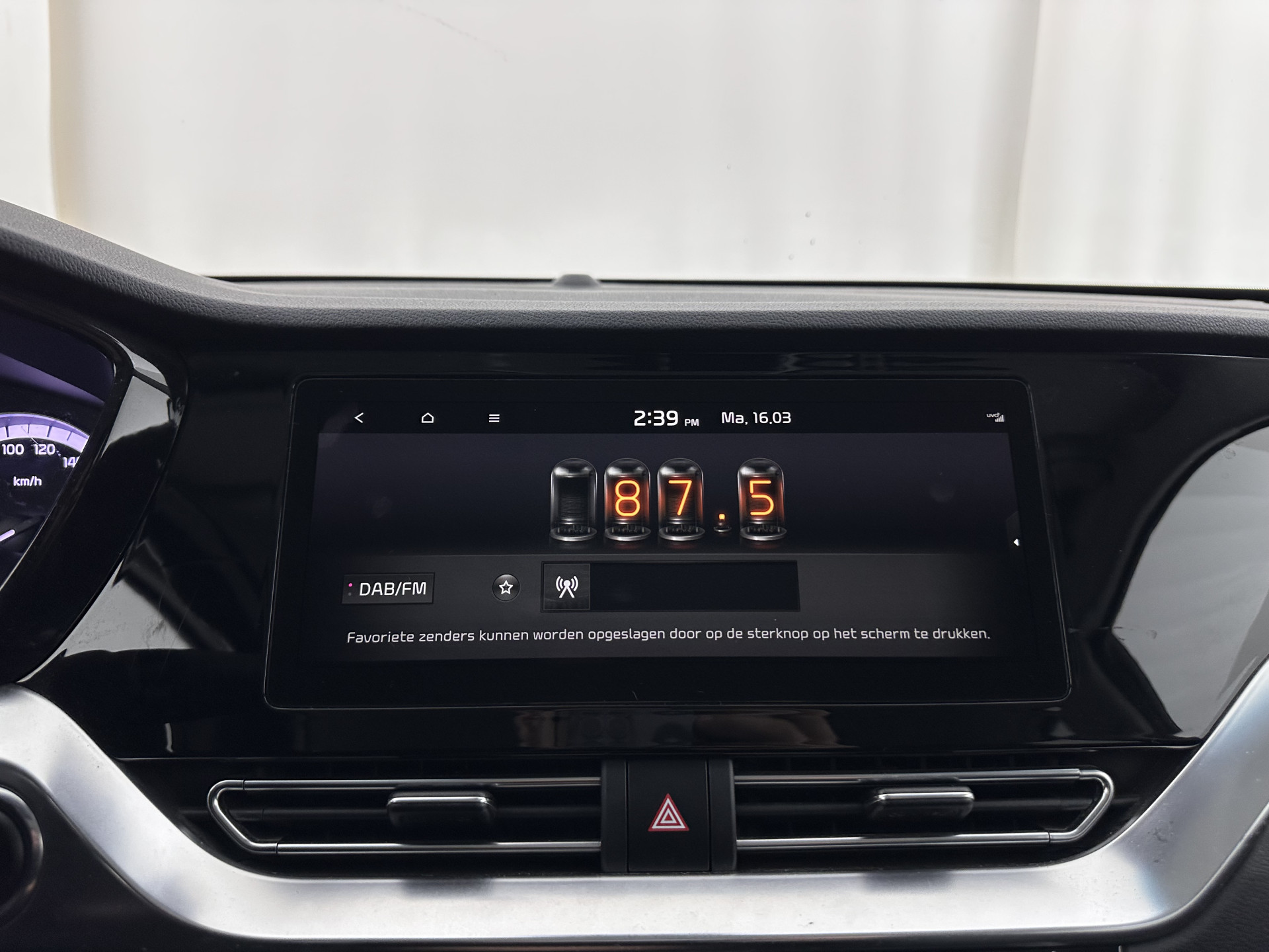 Kia Niro 1.6 GDi Hybrid Dynamic Plus Line (INCL-BTW) Aut. *LEATHER | FULL-LED | ADAPTIVE-CRUISE | BLINDSPOT | HEATED-COMFORTSEATS | CAMERA | KEYLESS | NAVI-FULLMAP | AMBIENTLIGHT | LANE-ASSIST | TOWBAR | 16''ALU*