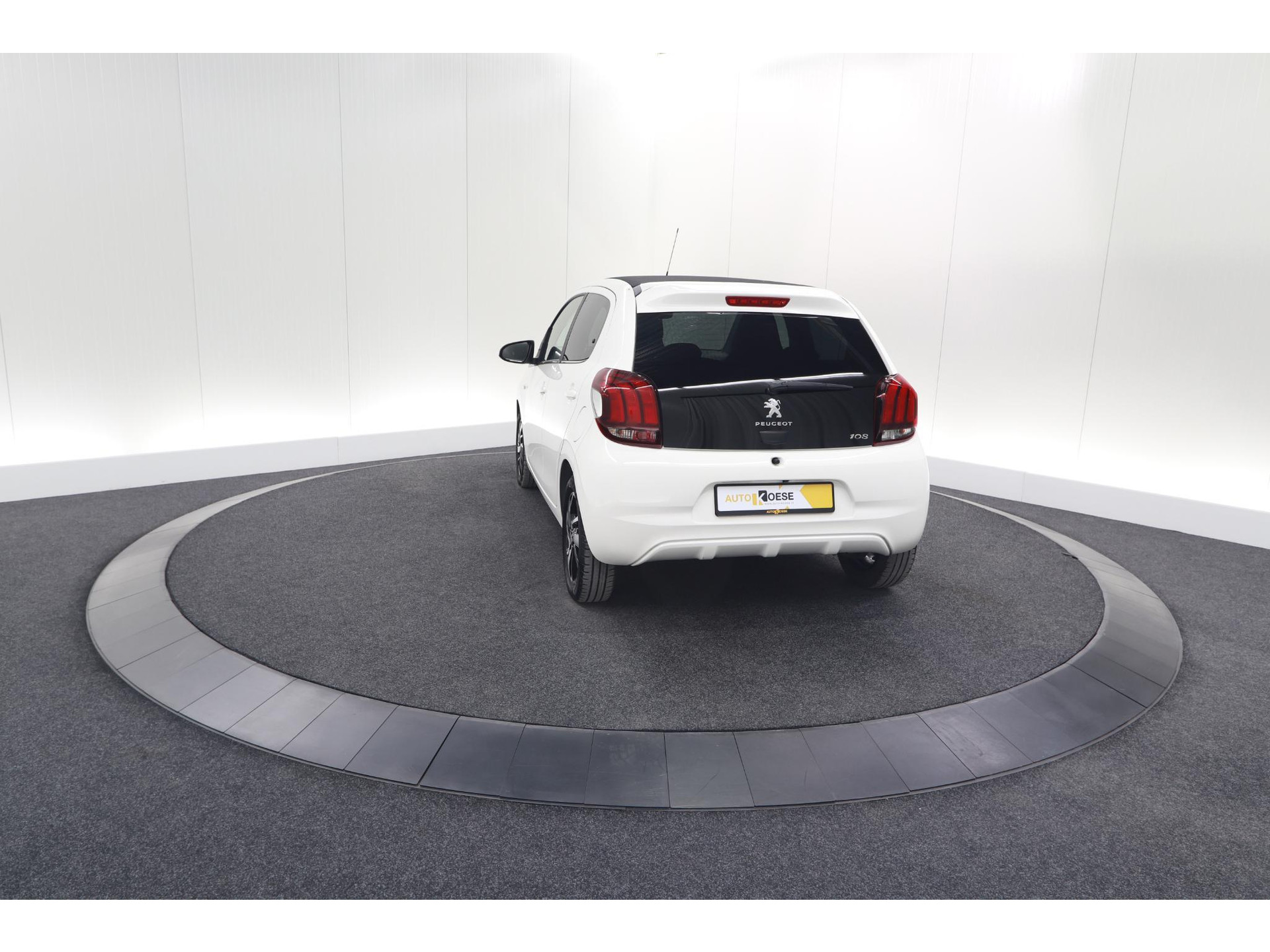 Peugeot 108 1.0 e-VTi Allure TOP! | Elektrisch Vouwdak | Camera | Navigatie | Climate Control