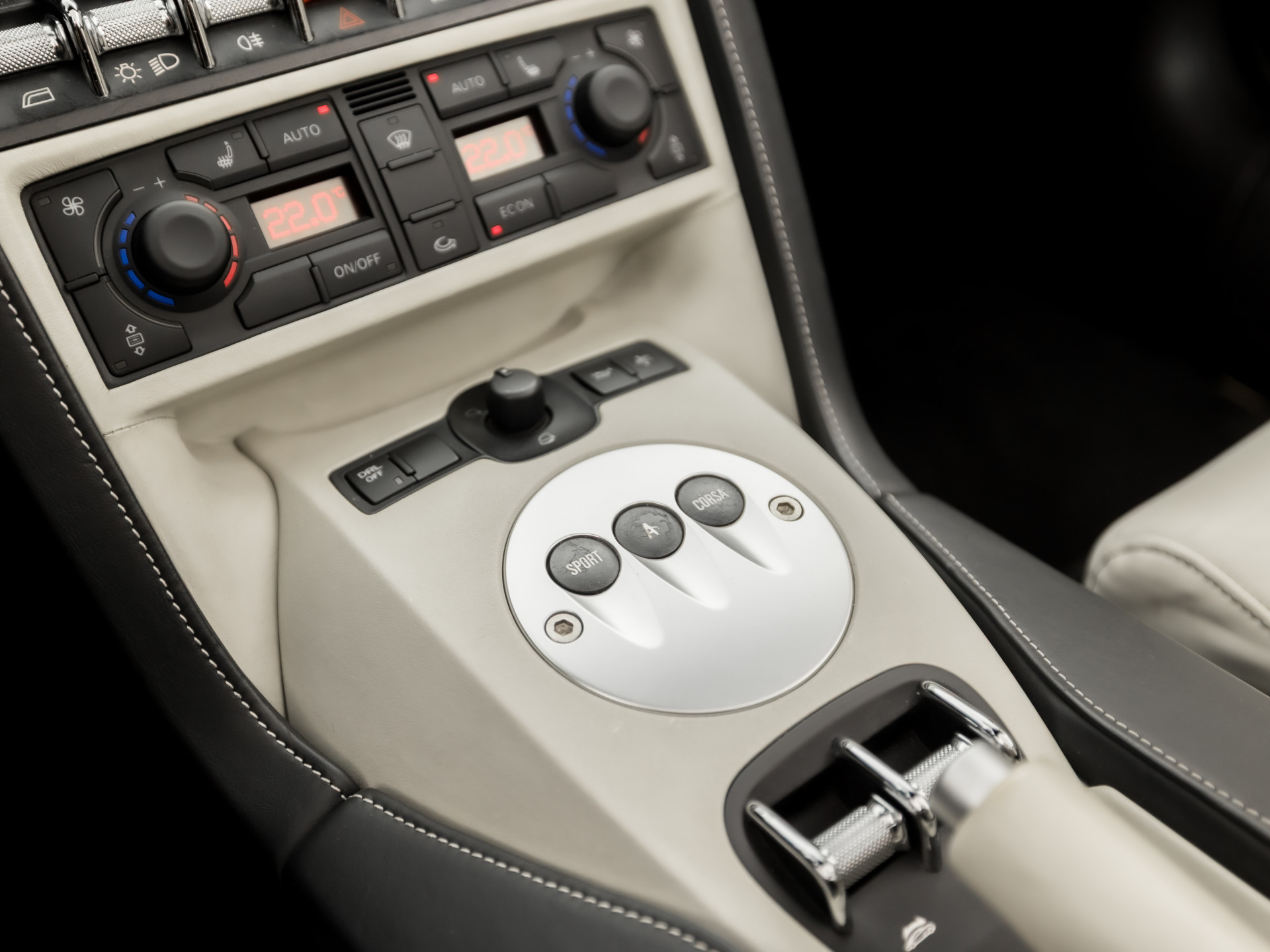Lamborghini Gallardo 5.2 V10 LP560-4 Automaat 561Pk (FACELIFT, FRONT LIFT, CAMERA, LEDEREN SPORTSTOELEN, SOFT TOP, NAVIGATIE)