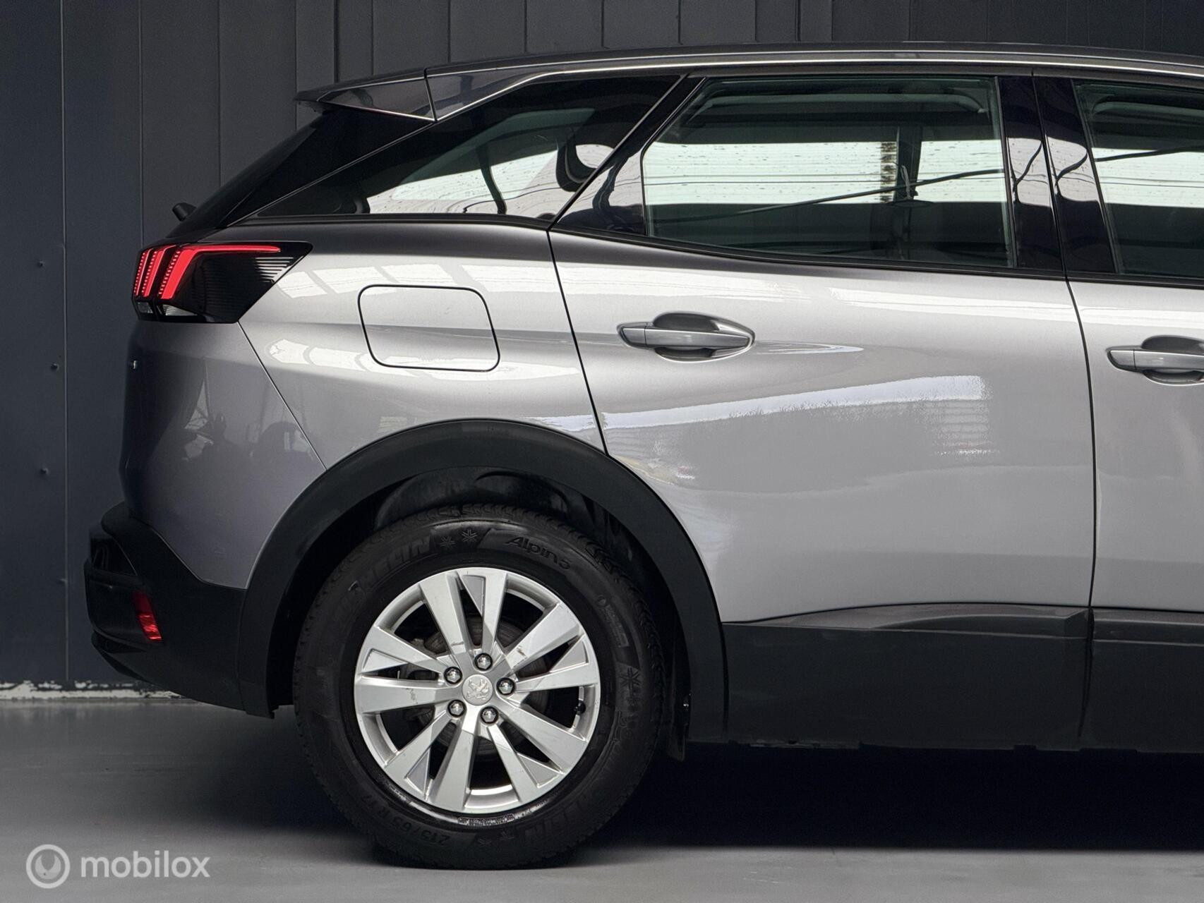 Peugeot 3008 1.2 PureTech Active|Automaat|CarPlay|Camera|Trekhaak|NAP
