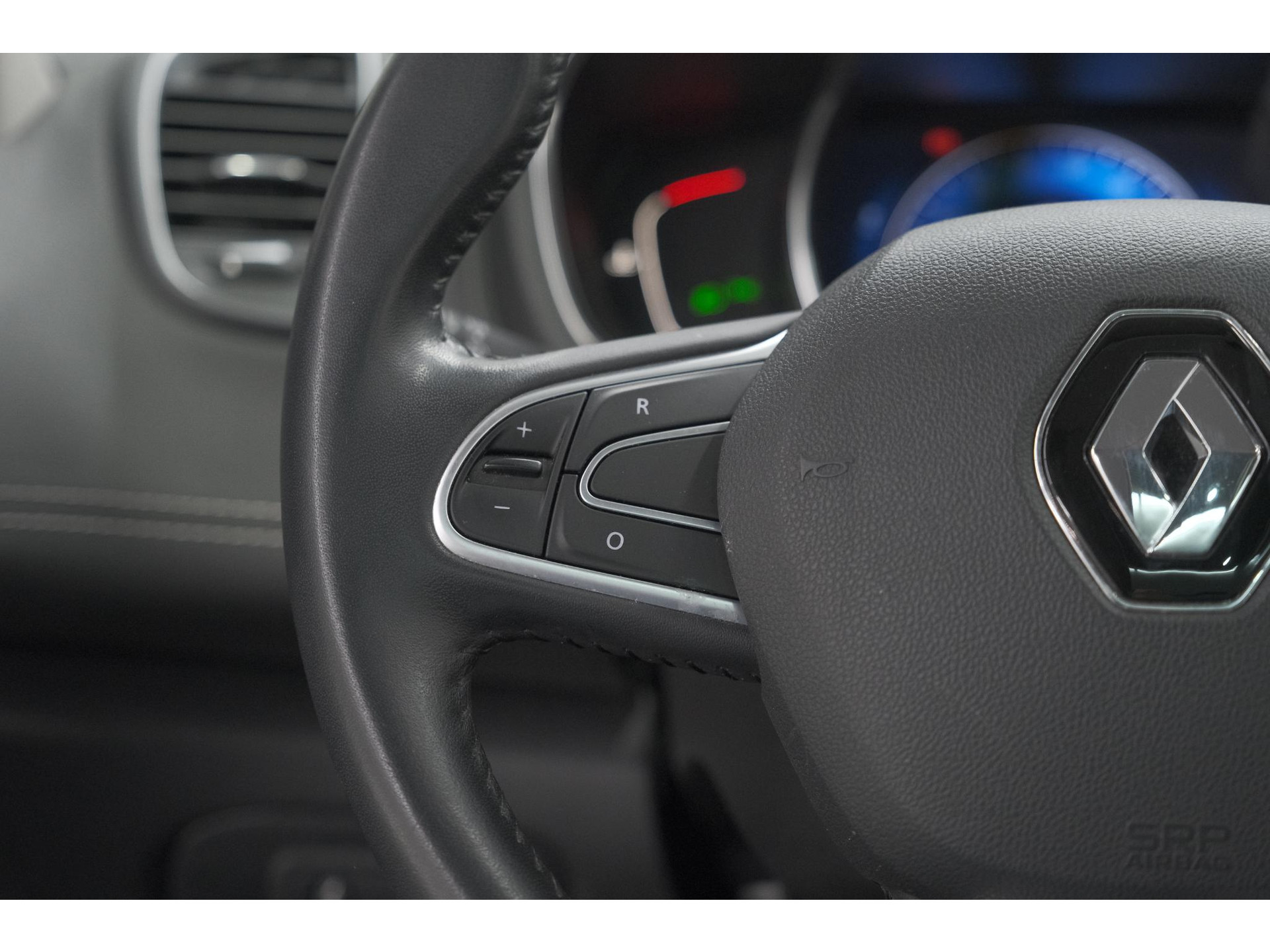 Renault Scénic TCe 130 Intens | Trekhaak | Panoramadak | Camera | Apple Carplay | Dodehoekdetectie