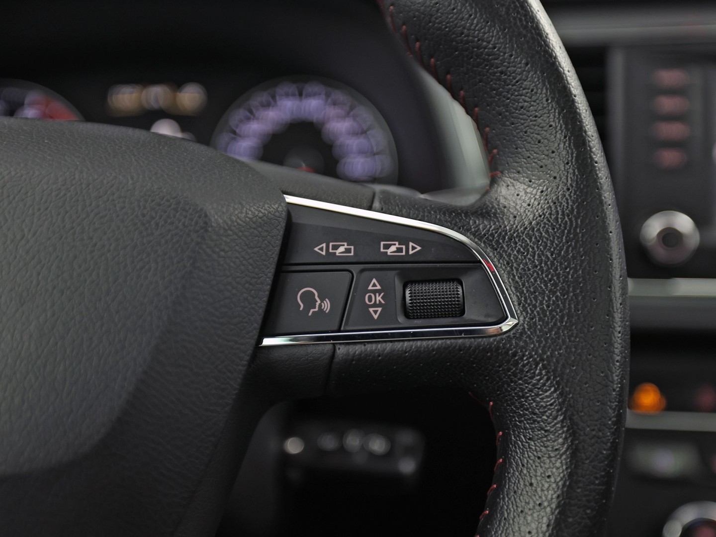 SEAT Leon 1.4 TSI FR Sport 150Pk Automaat (PANORAMADAK, NAVIGATIE, CLIMATE, STOELVERWARMING, SPORTSTOELEN, LED KOPLAMPEN, CRUISE, PARKEERSENSOREN, NIEUWSTAAT)
