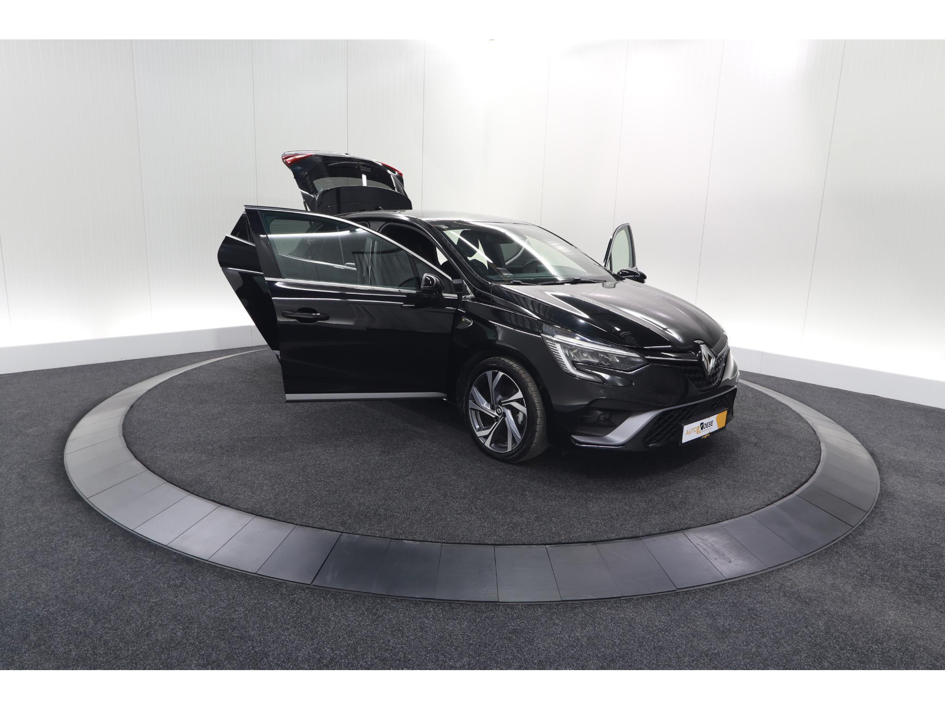 Renault Clio 1.6 E-Tech Hybrid 140 R.S. Line | 360 Camera | Apple Carplay | 9.3 Inch Groot Scherm | Sportstoelen
