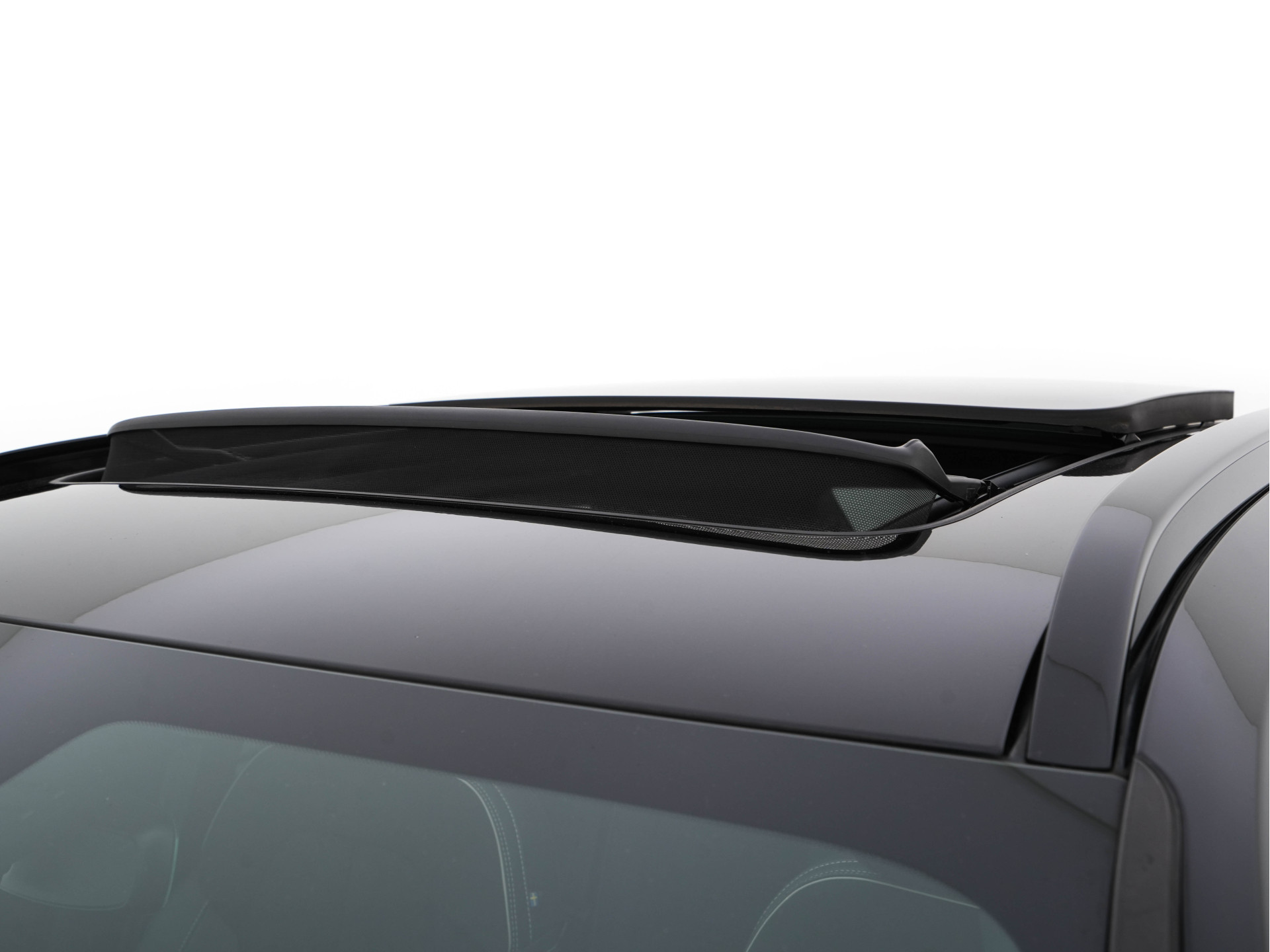 Volvo XC40 Recharge P8 AWD R-Design [ 3-Fase-11kW ] {SOH-89%} (INCL-BTW) *PANO | LEATHER-MICROFIBRE | DIGI-COCKPIT | FULL-LED | NAVI-FULLMAP | ECC | CARPLAY | PDC | KEYLESS | HEATED-SPORTSEATS | BLIS | PRIVACY-GLASS | 20"ALU*