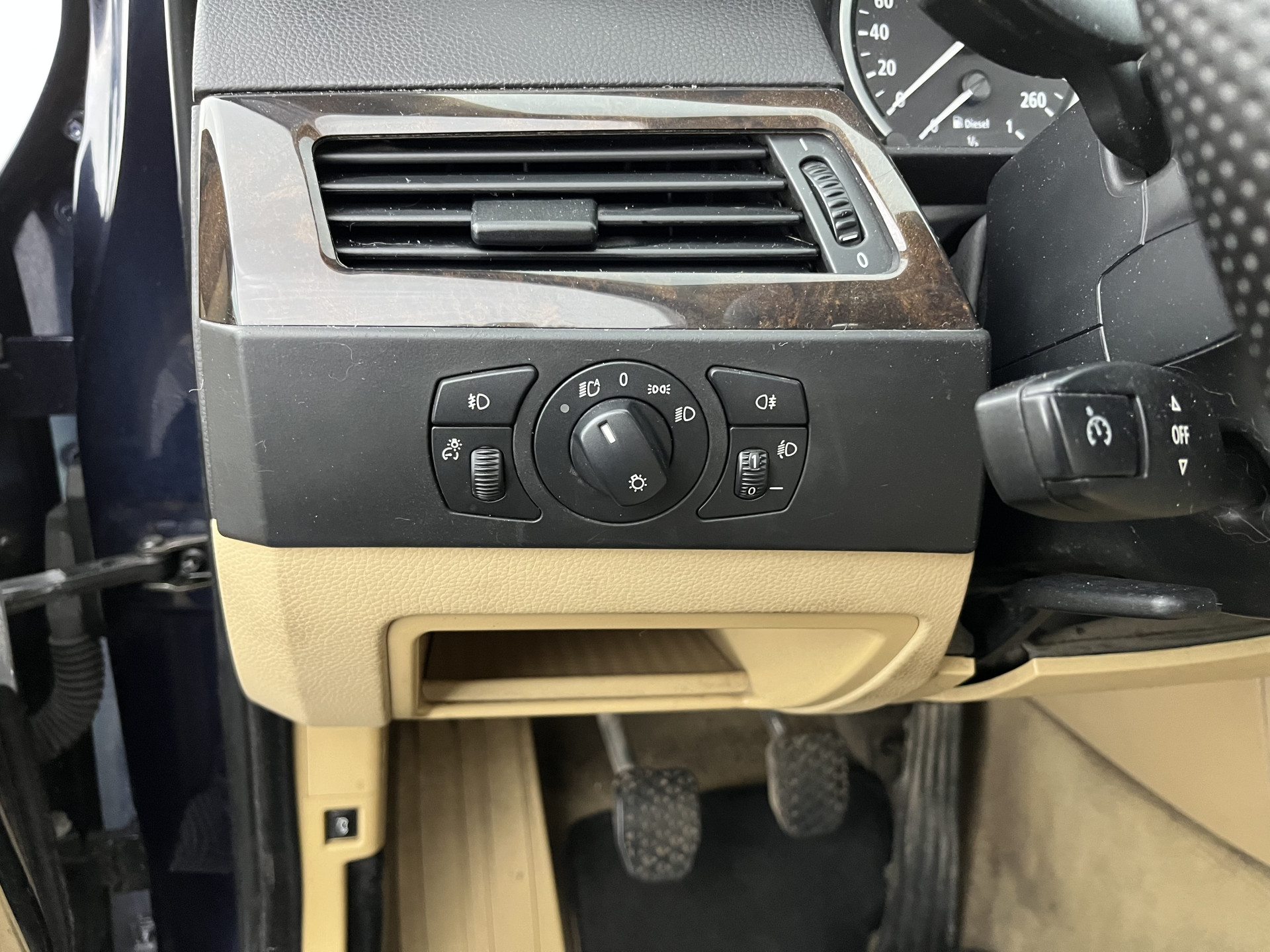 BMW 5-serie Touring 525d *PANO | LEATHER | NAVI-FULLMAP | HIFI-SOUND | ECC | HEATED-SPORTSEATS | PDC | CRUISE | TOWBAR | 16''ALU *