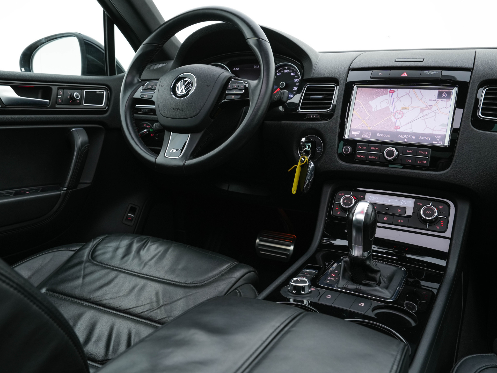 Volkswagen Touareg 3.0 TDI R-line-Pack Chrome-Pack Aut. *PANO | FULL-LEATHER | NAVI-FULLMAP | XENON | DYNAUDIO | MEMORY-PACK | ECC | SHIFT-PADDLES | PDC | DAB | COMFORT-SEATS | 21"ALU*