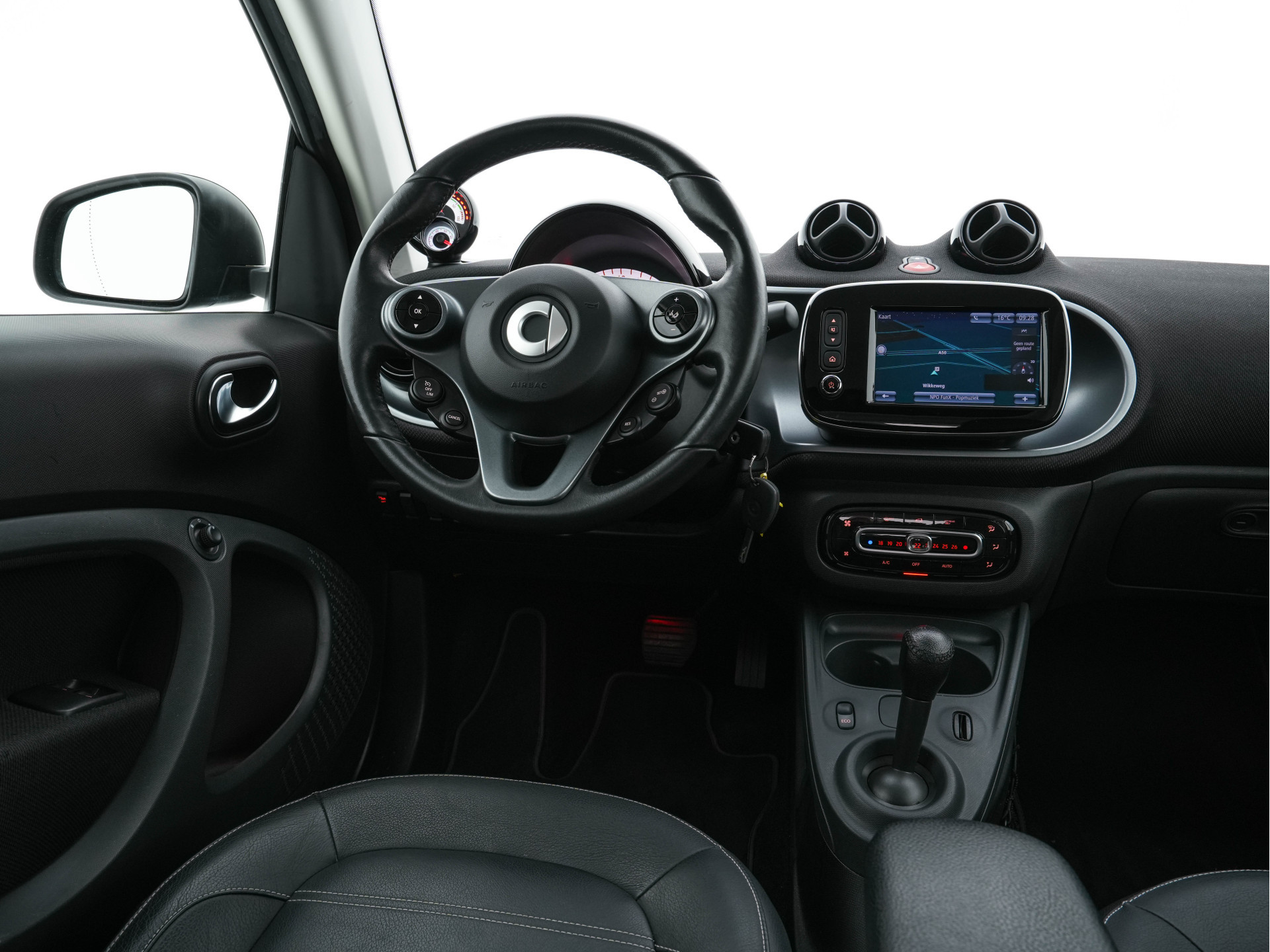 Smart fortwo EQ Business Solution 18 kWh [ 3-Fase ] ( SOH-93%) Aut. *PANO | LEATHER | NAVI-FULLMAP | CAMERA | HEATED-COMFORTSEATS | AIRCO | CRUISE | AMBIENT-LIGHT | 15''ALU*