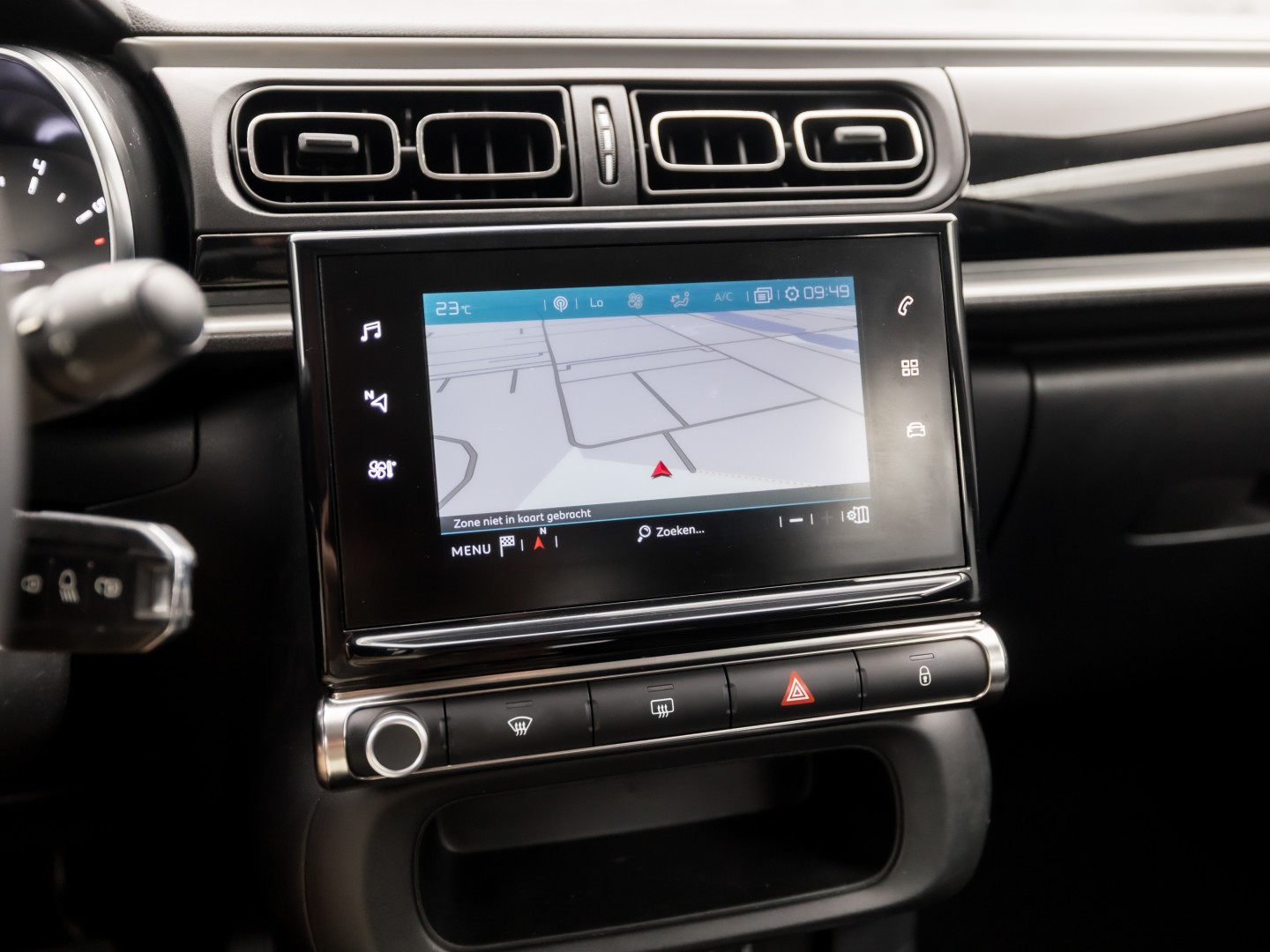 Citroën C3 1.2 PureTech S&S Sport Automaat (APPLE CARPLAY, GROOT NAVI, CAMERA, SPORTSTOELEN, PARKEERSENSOREN, LM VELGEN, CRUISE, NIEUWSTAAT)