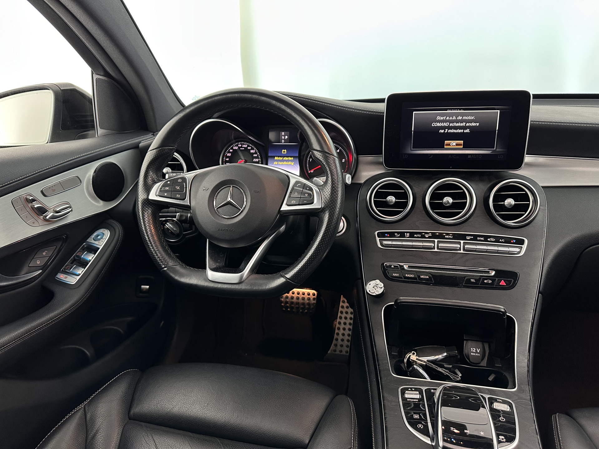 Mercedes-Benz GLC-klasse Coupé 250 d 4MATIC AMG Sport Edition (INCL-BTW) *PANO | LEATHER | FULL-LED | MEMORY-PACK | TOPVIEW | HEATED-SPORTSEATS | NAVI-FULLMAP | PRIVACYGLASS | SHIFTPADDLES | ECC | PDC | CRUISE | 19''ALU*