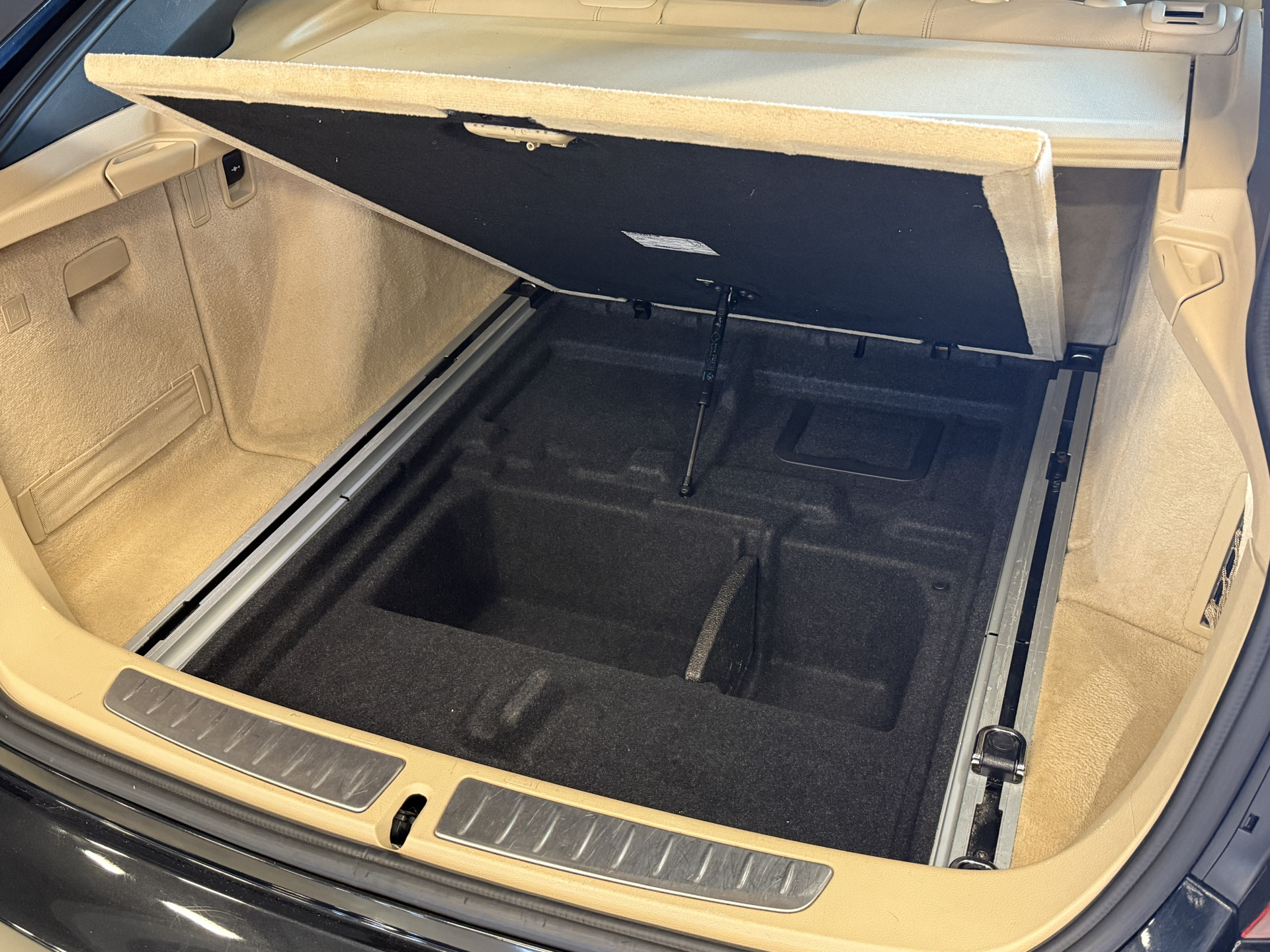BMW 3-serie Gran Turismo 320i GT Luxury | Panoramadak | Leder | Carplay | Navi | Stoelverwarming