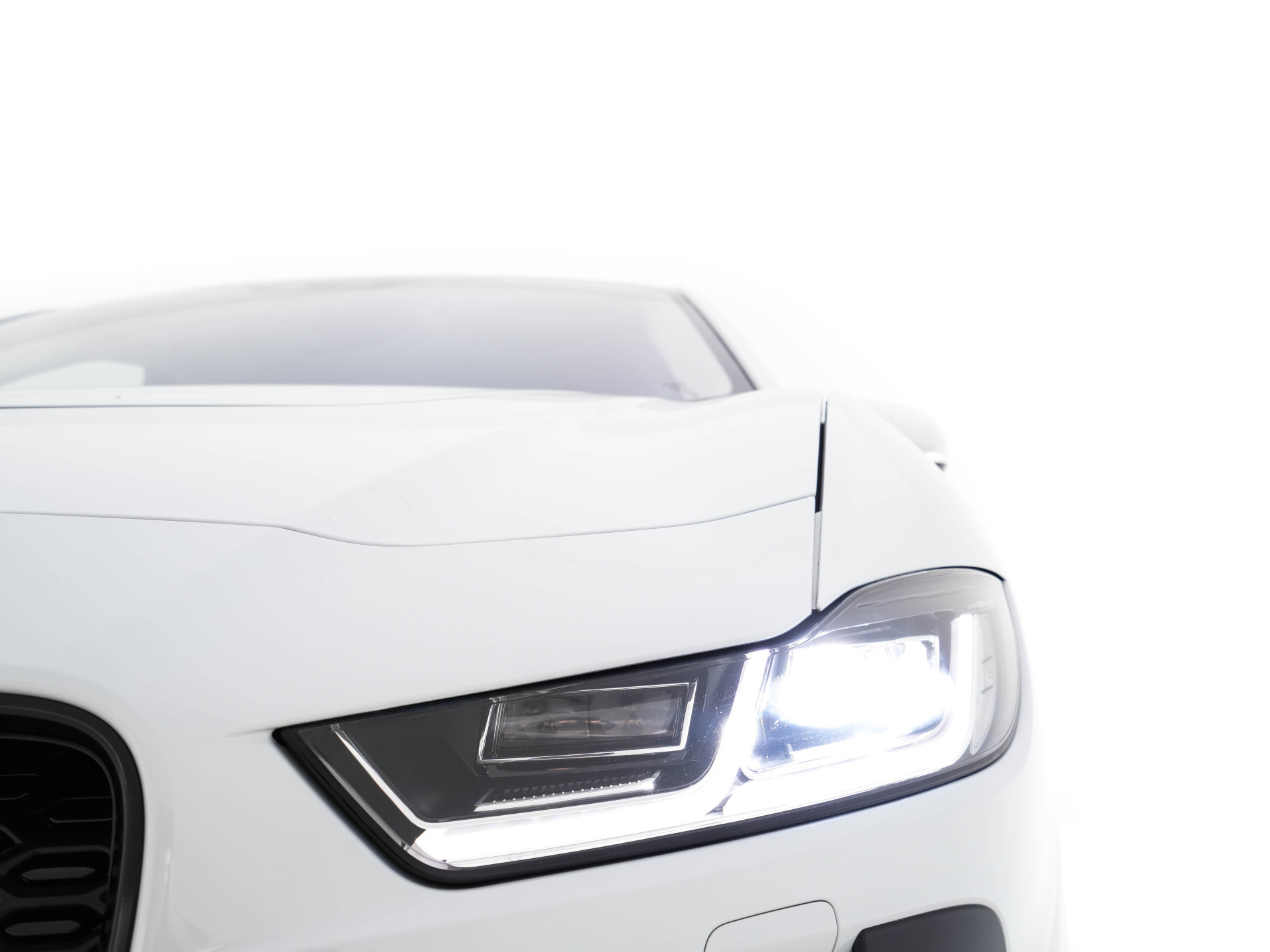 Jaguar I-PACE EV400 HSE First Edition AWD {SOH-91%} (INCL-BTW) Aut. *DIGI-COCKPIT | MATRIX-LED | MICROFIBRE | MERIDIAN-AUDIO | SURROUND-VIEW | KEYLESS | LANE-ASSIST | BLIND-SPOT | CRUISE | DAB | MEMORY-PACK | CCS-FASTLOADER | SPORT-SEATS | 22"