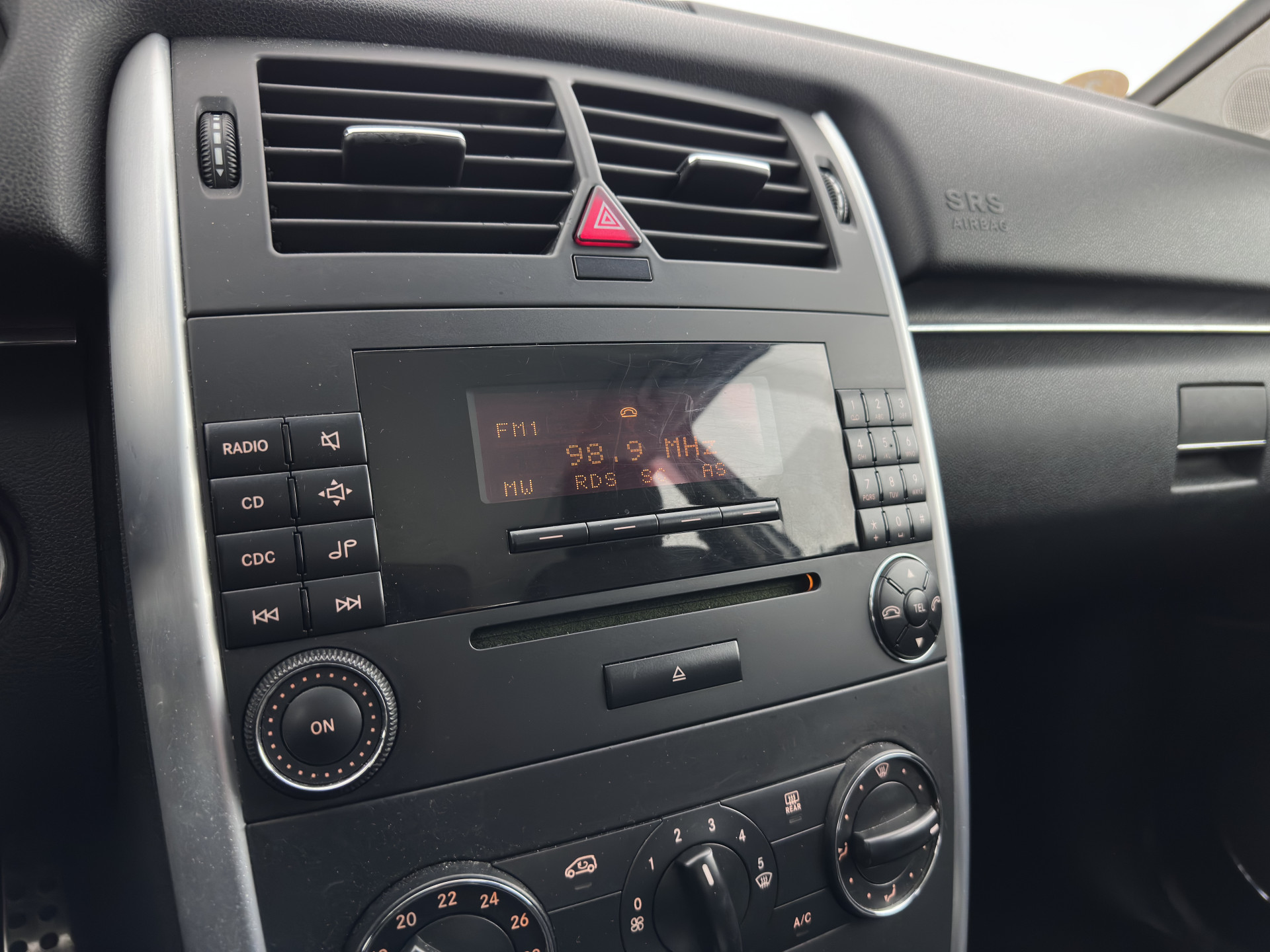 Mercedes-Benz B-klasse 180 CDI Aut. *LEATHER-FABRIC | AIRCO | CRUISE | COMFORT-SEATS | TOWBAR | 17''ALU*