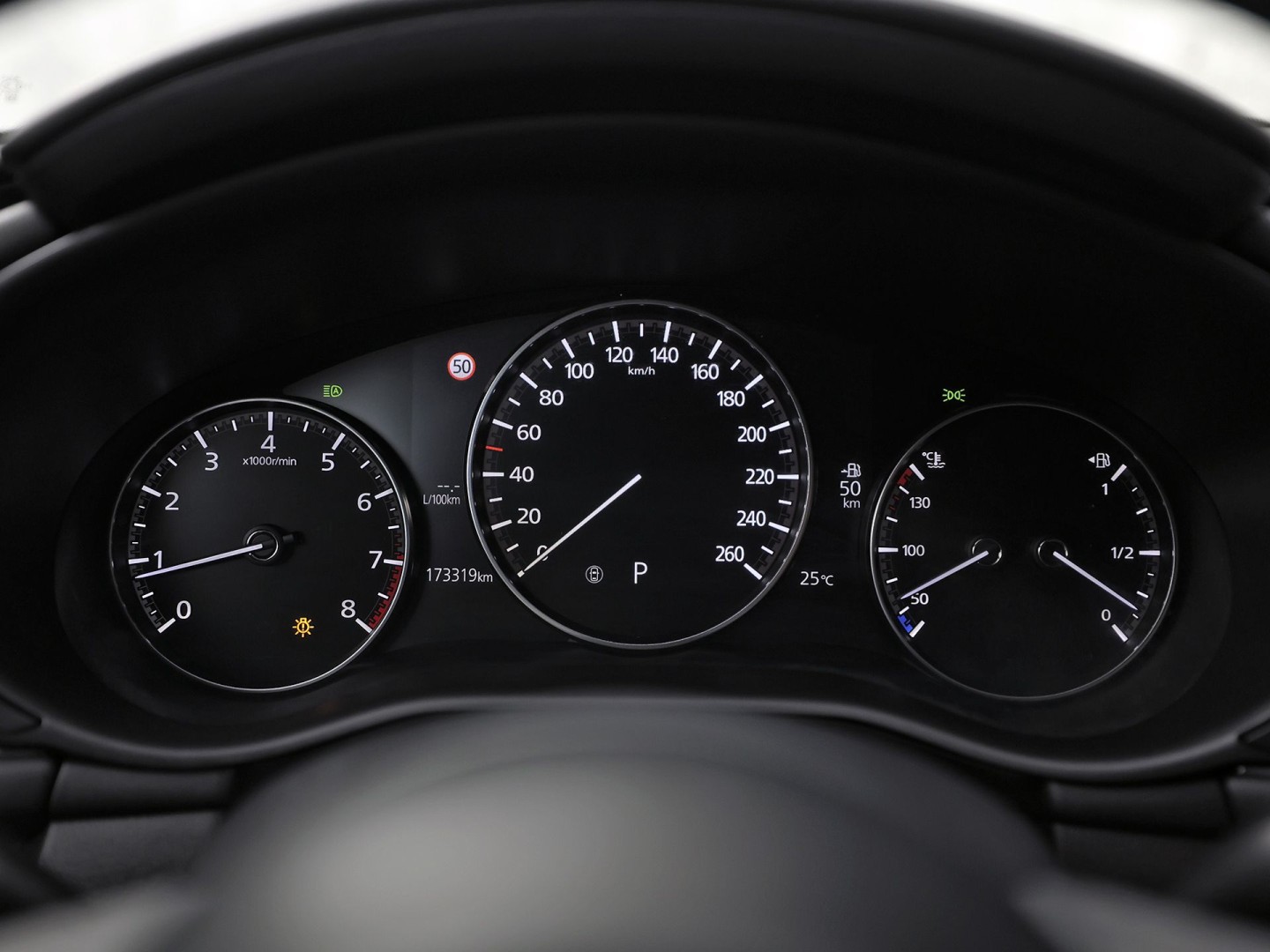 Mazda 3 2.0 e-SkyActiv-G M Hybrid 122 Automaat (GROOT NAVI, CLIMATE, STUUR/STOELVERWARMING, BOSE AUDIO, CAMERA, SPORTSTOELEN, ADAPTIVE CRUISE, HEAD-UP DISPLAY, NIEUWSTAAT)