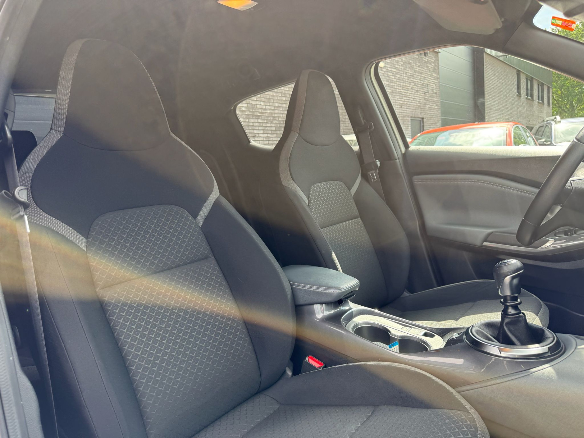 Nissan Juke 1.0 DIG-T N-Connecta | 2E EIGENAAR | 3/6/12MND GARANTIE | 19INCH | NAVI | LED | CARPLAY | CRUISE |