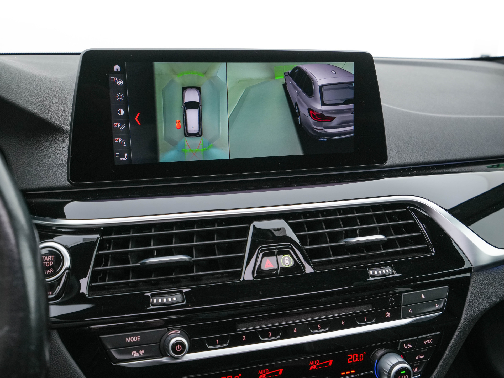 BMW 5-serie Touring 530d Sportline High Executive Aut. *PANO | LEATHER | FULL-LED | MEMORY-PACK | TOP-VIEW | HEATED-COMFORTSEATS | NAVI-FULLMAP | PRIVACY-GLASS | AMBIENT-LIGHT | ECC | CARPLAY | PDC | TOWBAR | SHIFT-PADDLES | 20"ALU*