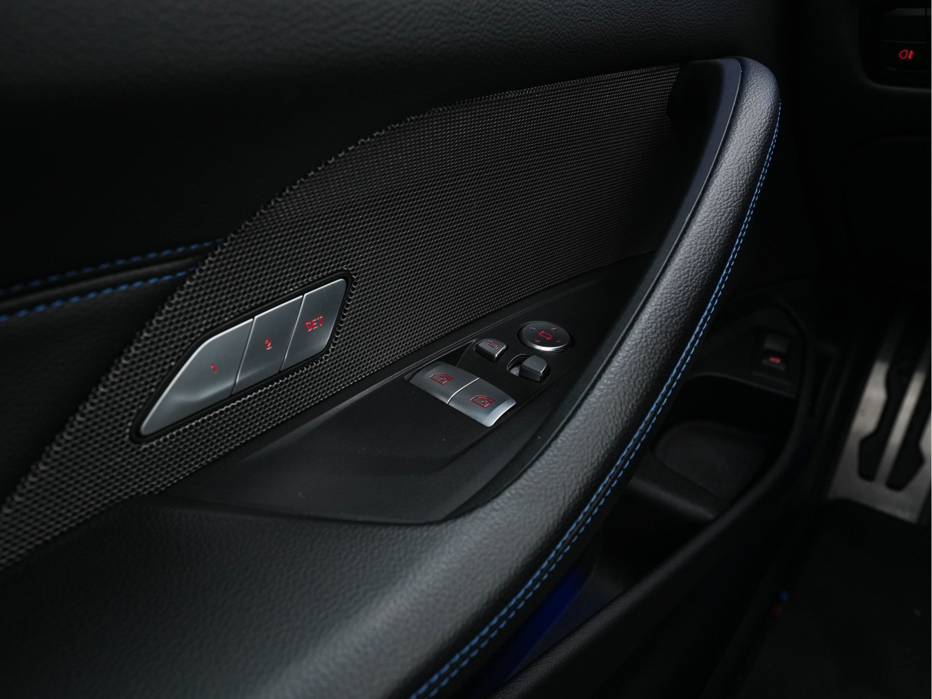 BMW 4-serie Coupé M440i xDrive High Executive Aut. *PANO | LEATHER | HARMAN/KARDON | HEAD-UP | LASER-LED | ADAPTIVE-CRUISE | TOPVIEW | MEMORY-PACK | KEYLESS | HEATED-SPORTSEATS | DAB+ | DIGI-COCKPIT | SHIFTPADDLES | TOWBAR | 19''ALU*