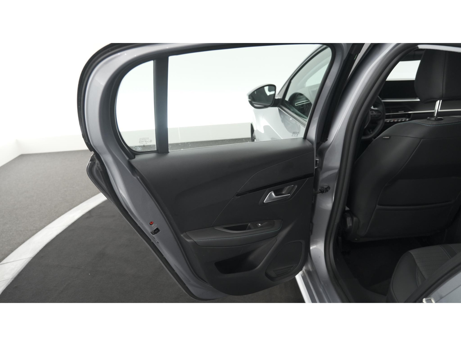 Peugeot 208 PureTech 100 EAT8 Allure | Parkeersensoren | Stoelverwarming | Apple Carplay | Climate Control