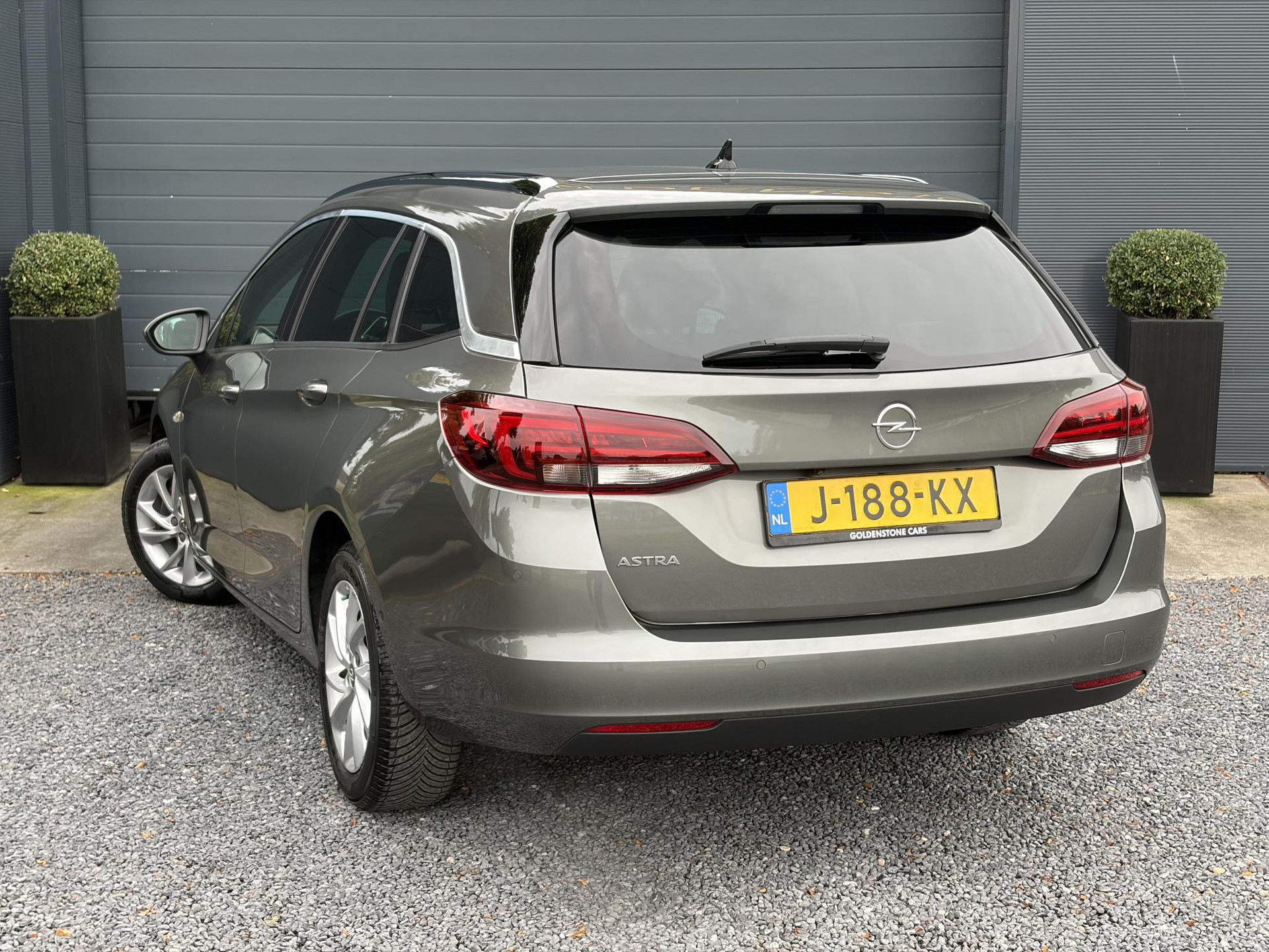 Opel Astra Sports Tourer 1.2 Elegance ✓131pk✓2e Eigenaar✓Camera✓Carplay✓6 Bak✓Stoelverw✓Stuurverw✓Pdc V+A✓Recent beurt gehad✓Clima✓Cruise✓Halfleder✓Keyless✓N.A.P✓Lm velgen✓Rijstrooksensor✓Apk tot 09-2028