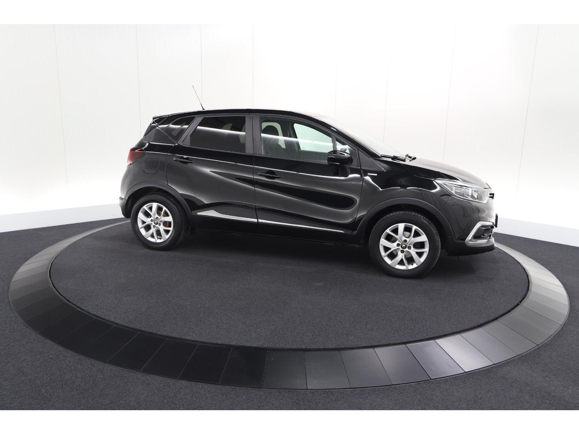 Renault Captur TCe 90 Limited | Trekhaak | Navigatie | Parkeersensoren