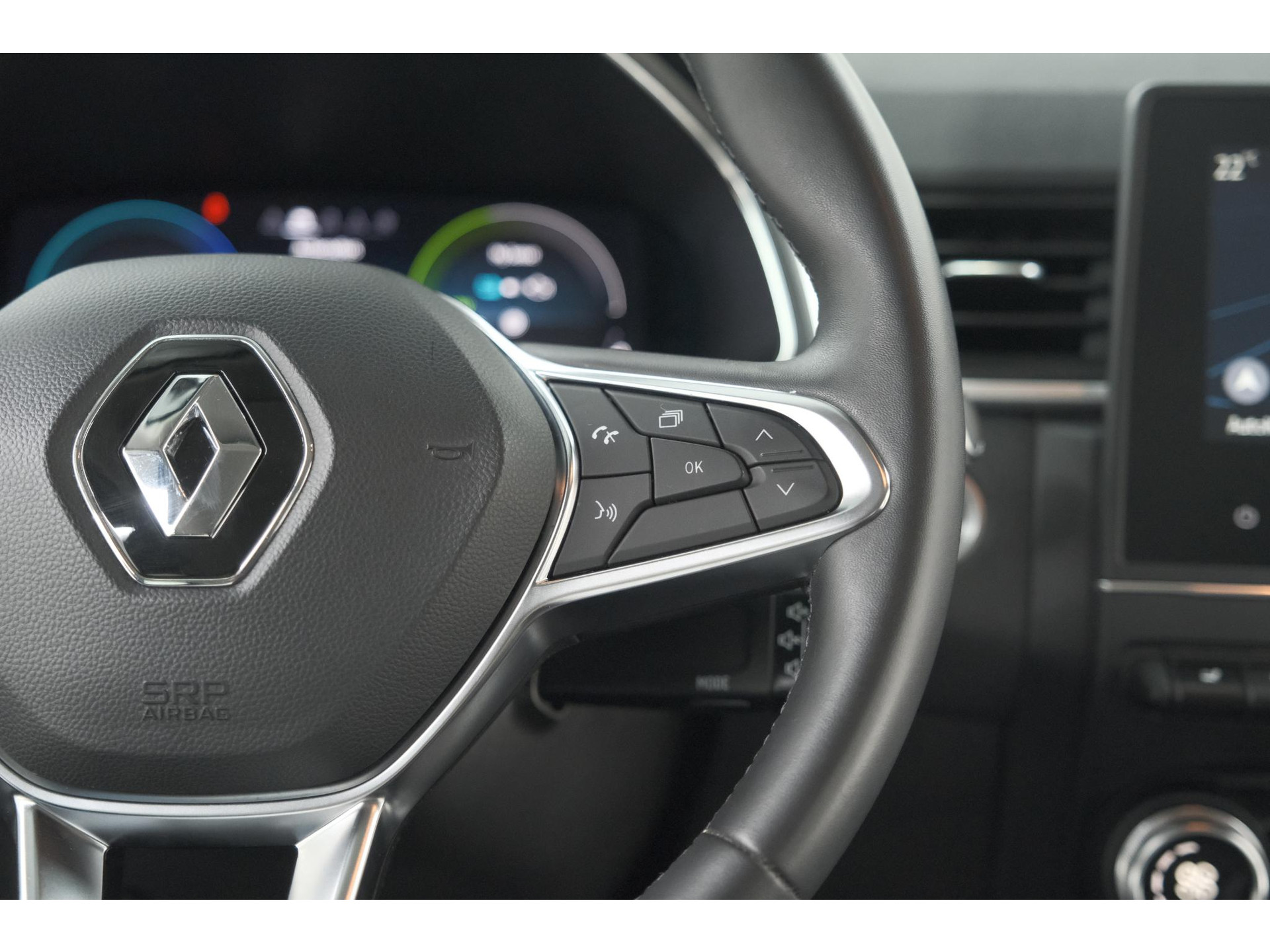 Renault Captur 1.6 E-Tech Plug-in Hybrid 160 Business | Parkeersensoren | Apple Carplay | Navigatie | Climate Control