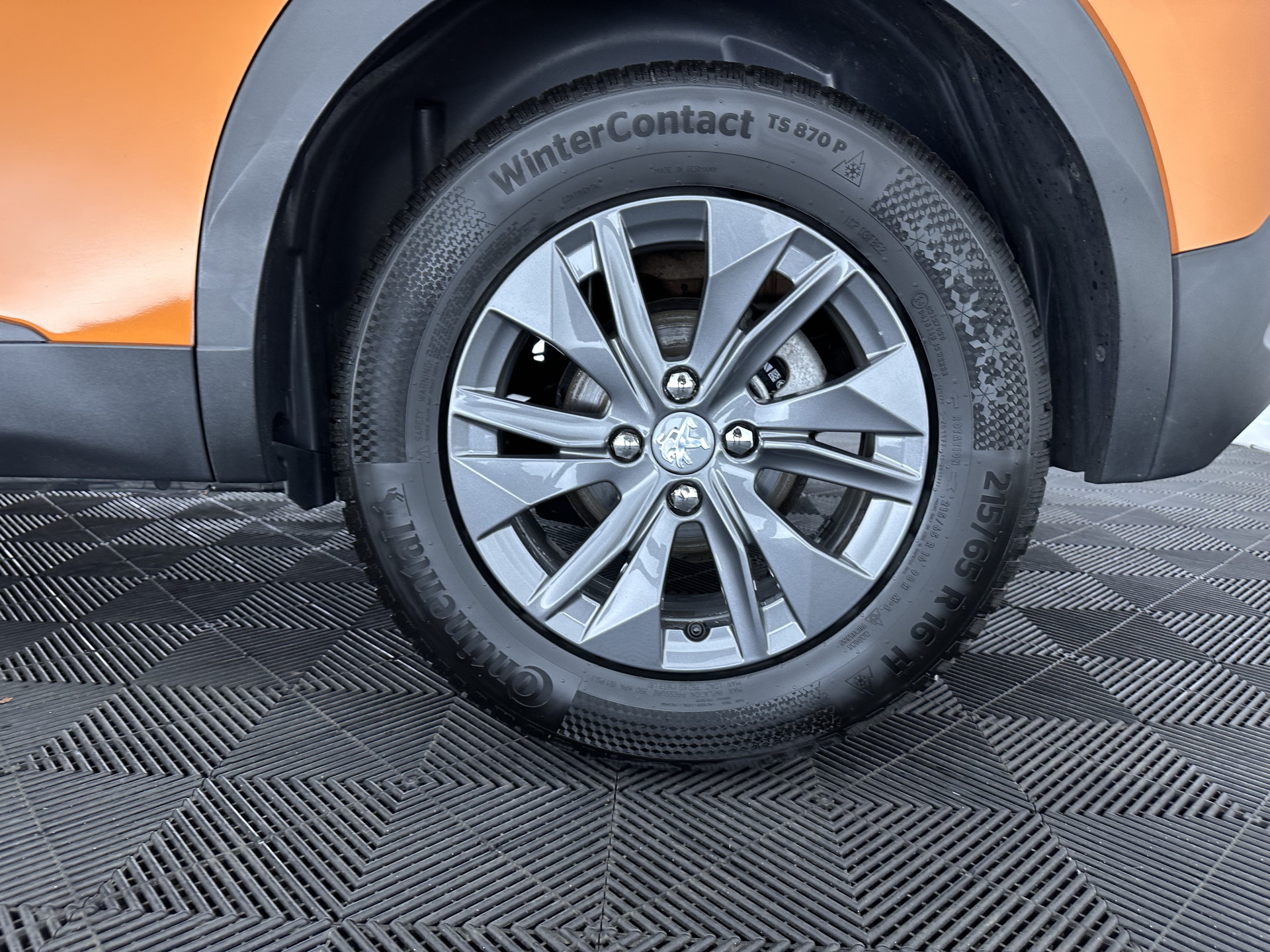 Peugeot 2008 1.2 PureTech Blue Lease Active (INCL-BTW) Aut. *FULL-LED | NAVI-FULLMAP | DIGI-COCKPIT | HEATED-SPORTSEATS | CAMERA | SHIFTPADDLES | ECC | PDC | CRUISE | CARPLAY  | TOWBAR | 16"ALU*