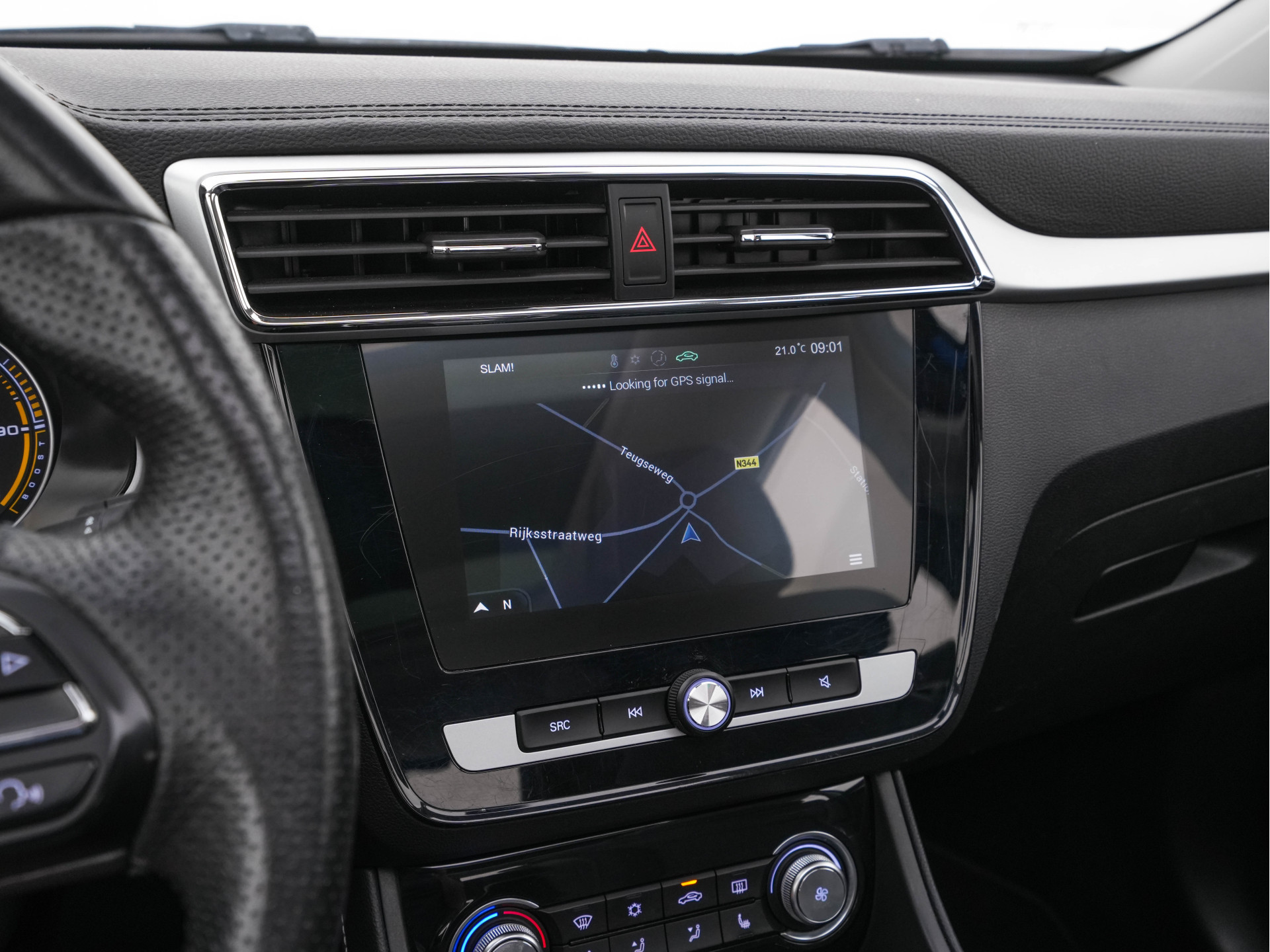 MG ZS EV Luxury 45 kWh {SOH-89%} (INCL-BTW) *PANO | LEATHER | CCS-FASTLOADER | KEYLESS | NAVI-FULLMAP | ADAPTIVE-CRUISE | CAMERA | HEATED-SPORT-SEATS | CARPLAY | BLINDSPOT | DAB | LANE-ASSIST | 17"ALU*