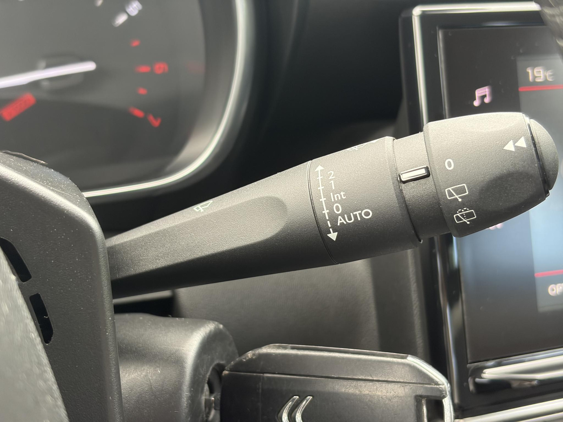 Citroen C3 Aircross 1.2 PureTech Feel ✓Draadloze telefoonlader✓Carplay✓Navi✓Clima✓Cruise ✓Pdc✓Lm velgen✓2e Eigenaar✓Net beurt gehad✓Lm velgen✓N.A.P✓Apk tot 10-2027