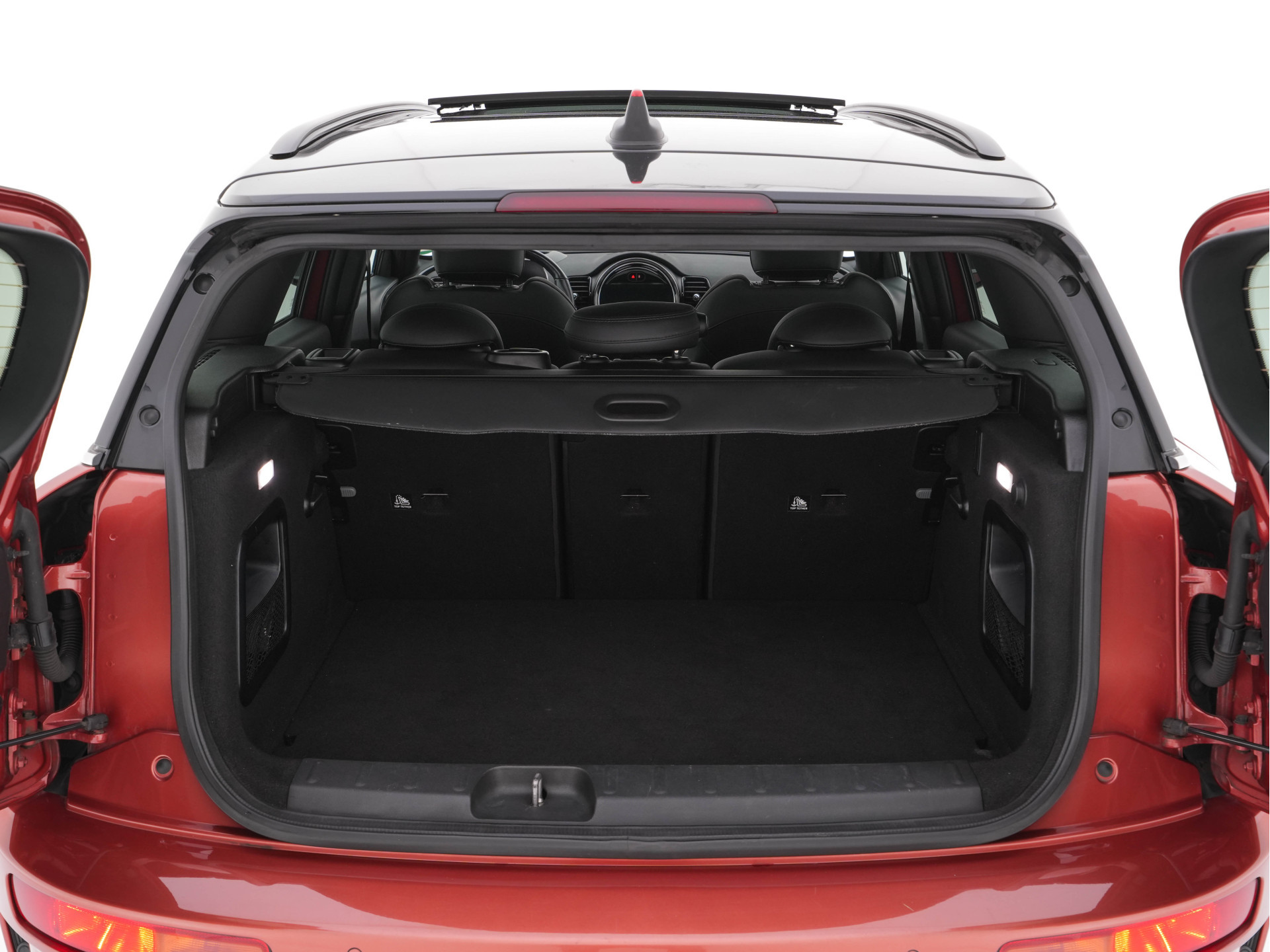 MINI Mini Clubman 2.0 Cooper S ALL4  Premier Plus JCW (INCL-BTW) Aut * PANO | LEATHER | FULL-LED | HEATED-SPORTSEATS | DIGI-COCKPIT | AMBIENT-LIGHT | PRIVACY-GLASS | HEAD-UP | PDC | CAMERA | DAB  | KEYLESS | TOWBAR | 18"ALU*