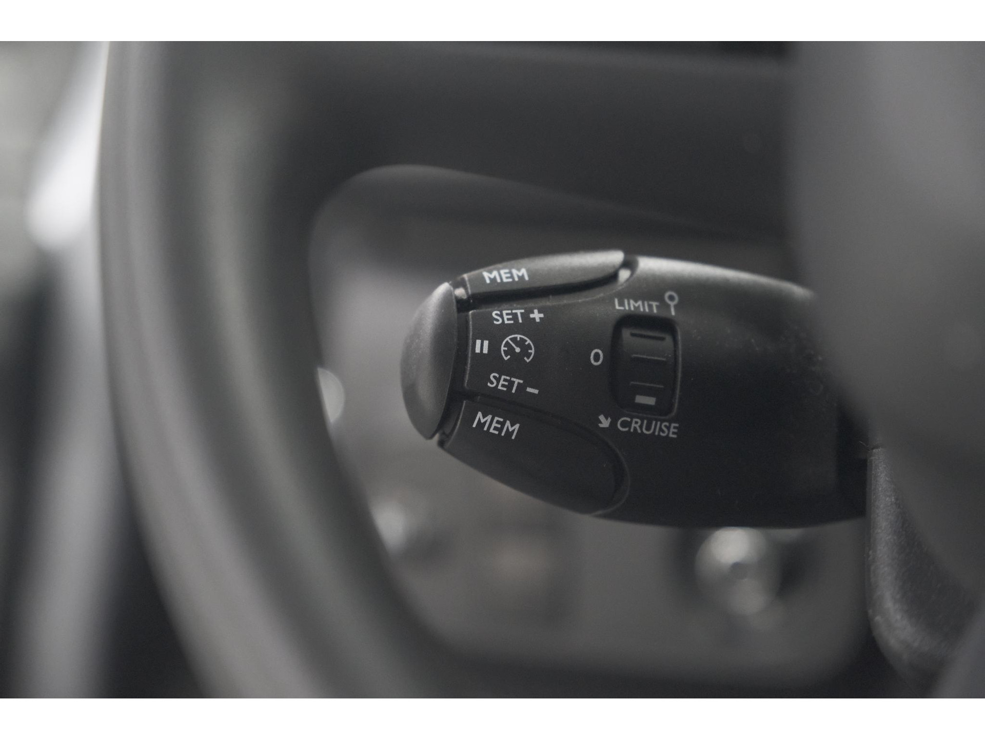 Citroen C3 PureTech 110 EAT6 Max | Apple Carplay | Parkeersensoren | Climate Control | 16 Inch Lichtmetalen Velgen