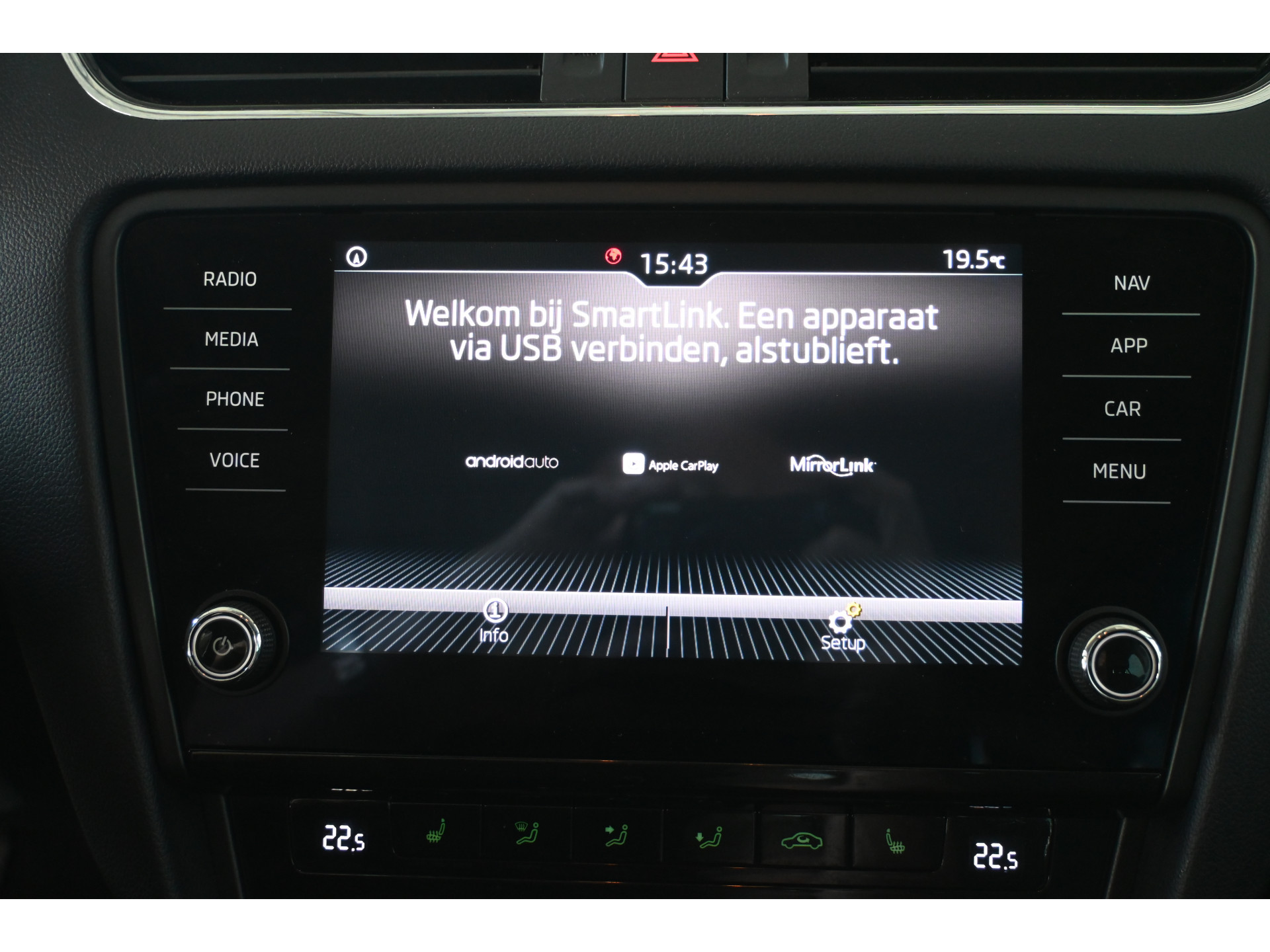 ŠKODA Octavia Combi 1.0 TSI Greentech Business Edition Nap! Navigatie Clima Cruise control Stoelverwarming PDC Inruil Mogelijk!