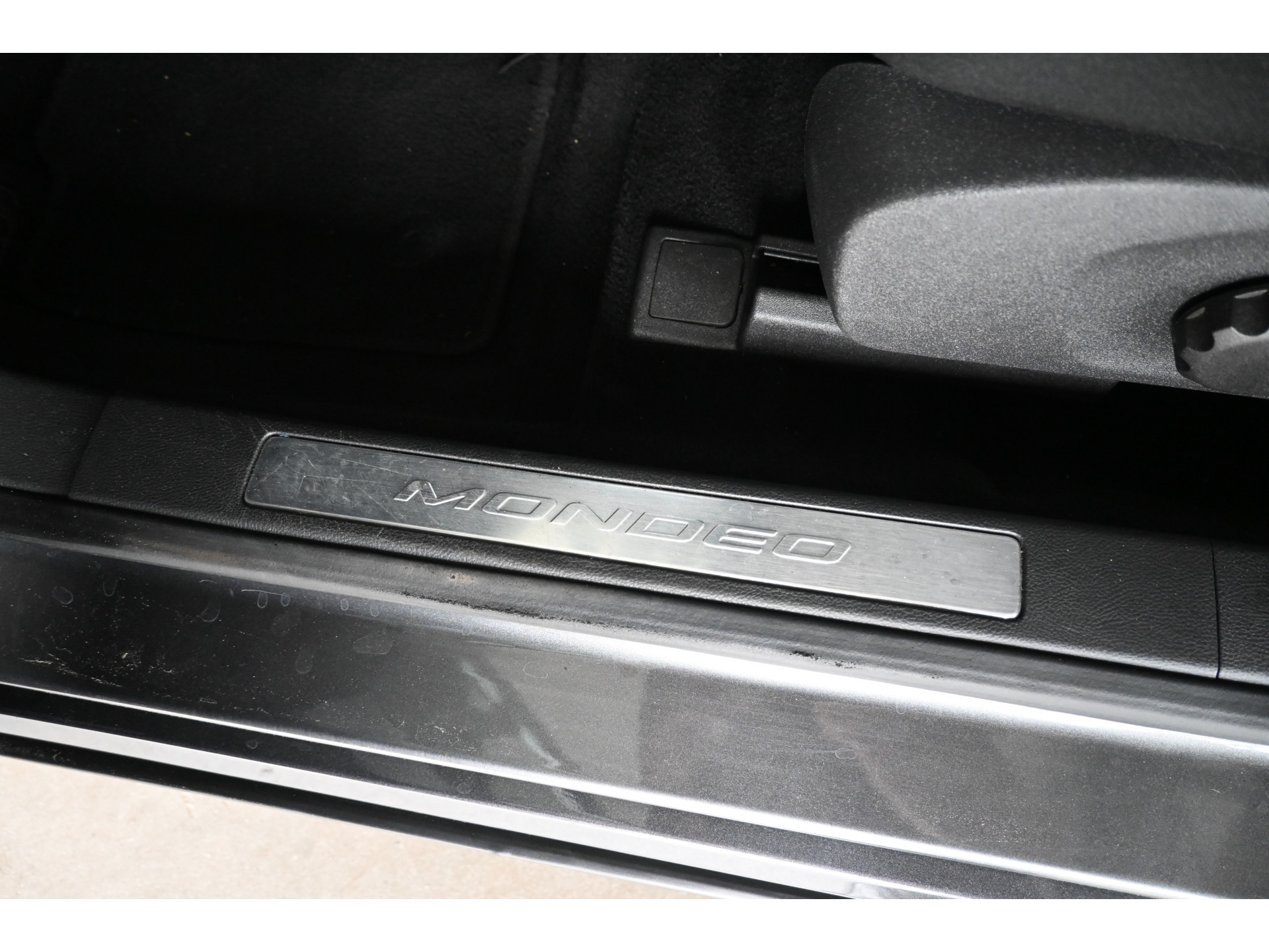Ford Mondeo 1.5 Titanium Automaat Clima Navigatie Cruise Control Trekhaak Rijklaarprijs! Inruil Mogelijk!