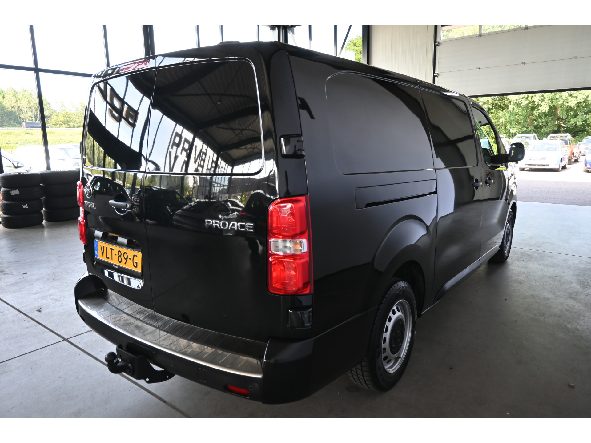 Toyota PROACE Worker 2.0 D-4D Navigator Long Automaat Clima Navigatie Stoelverwarming Rijklaarprijs! Inruil Mogelijk!