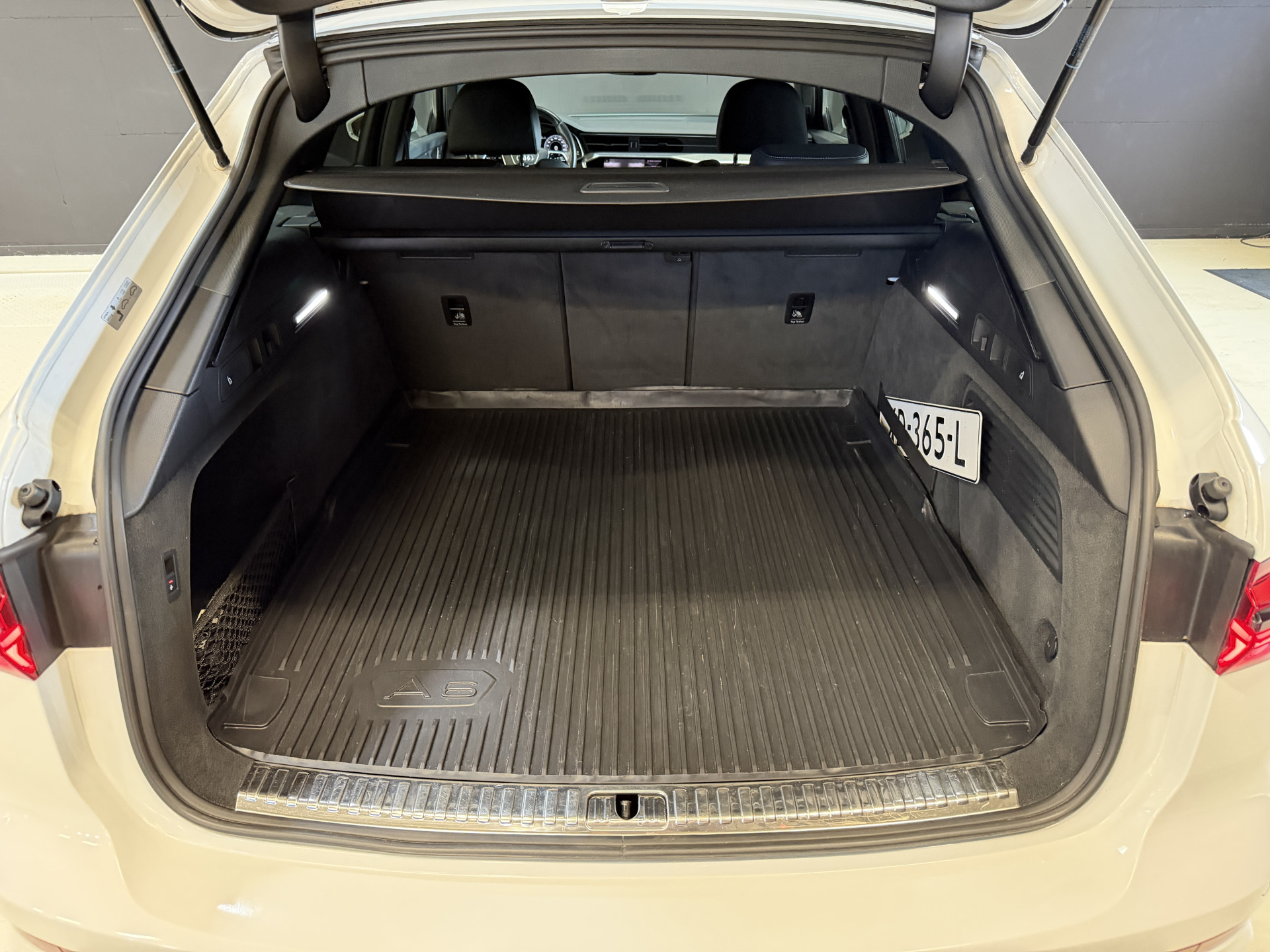 Audi A6 Avant 45 TDI quattro Sport Pro Line S | 2x S-Line | 360 Camera | Elektr. trekhaak | Full LED | Dealer onderhouden