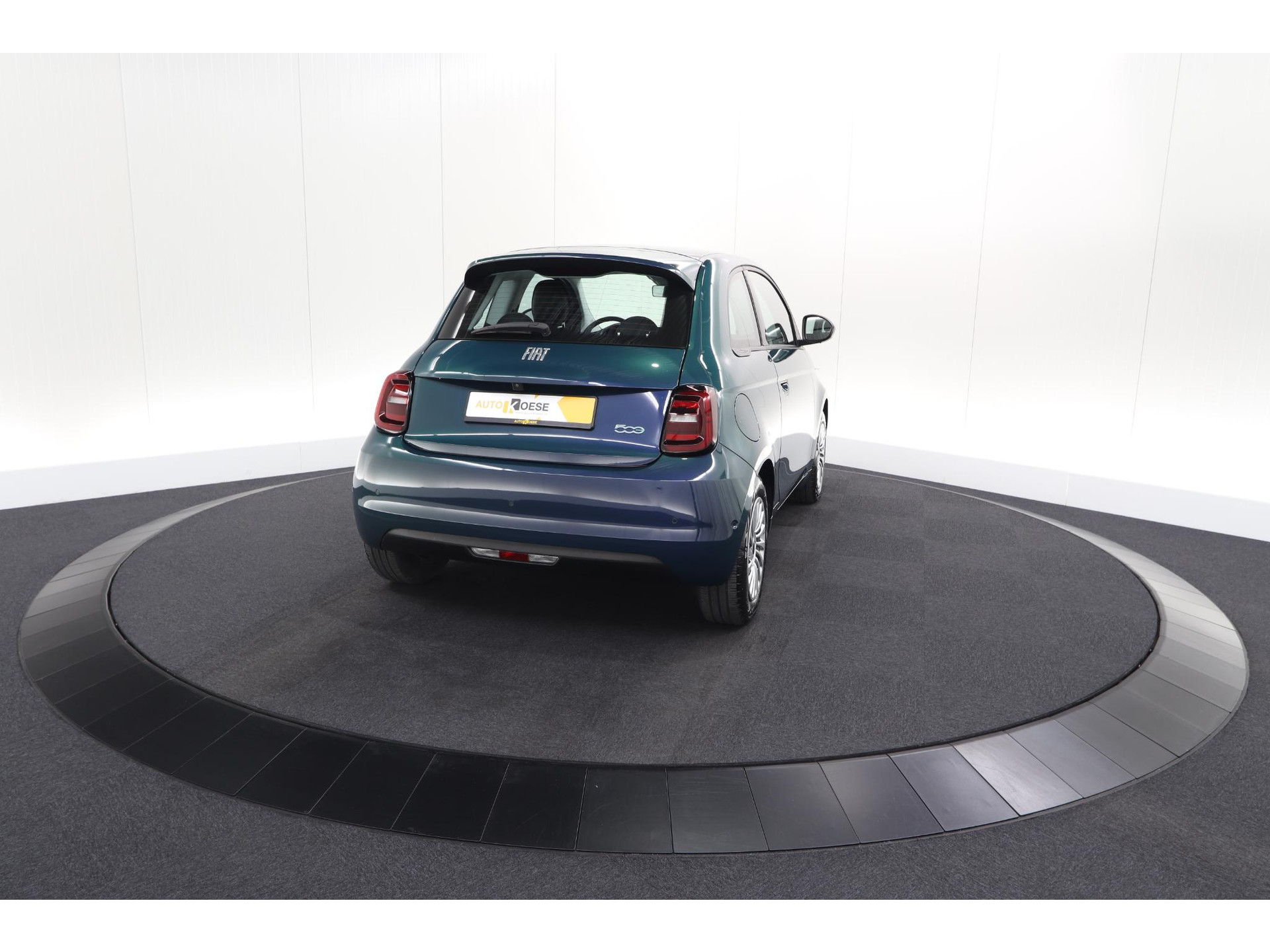 Fiat 500 Urban 42 kWh | 96,9% SOH | 3 Fase Laadfunctie | Camera | Apple Carplay | Parkeersensoren