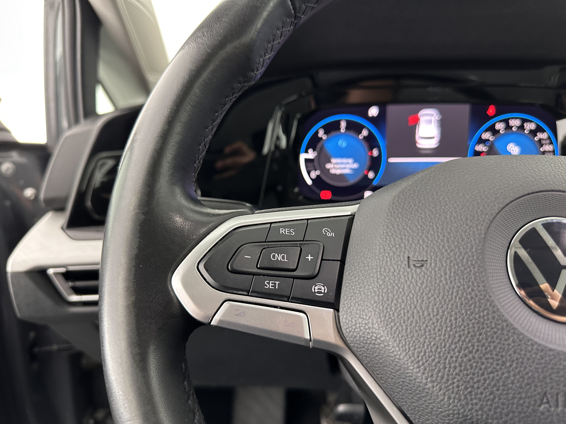 Volkswagen Golf Variant 2.0 TDI Life Business (INCL-BTW)  *FULL-LED | DIGI-COCKPIT | NAVI-FULLMAP | HEATED-COMFORTSEATS | KEYLESS | DAB+ | CARPLAY | ECC | AMBIENT-LIGHT | PDC | 16''ALU*