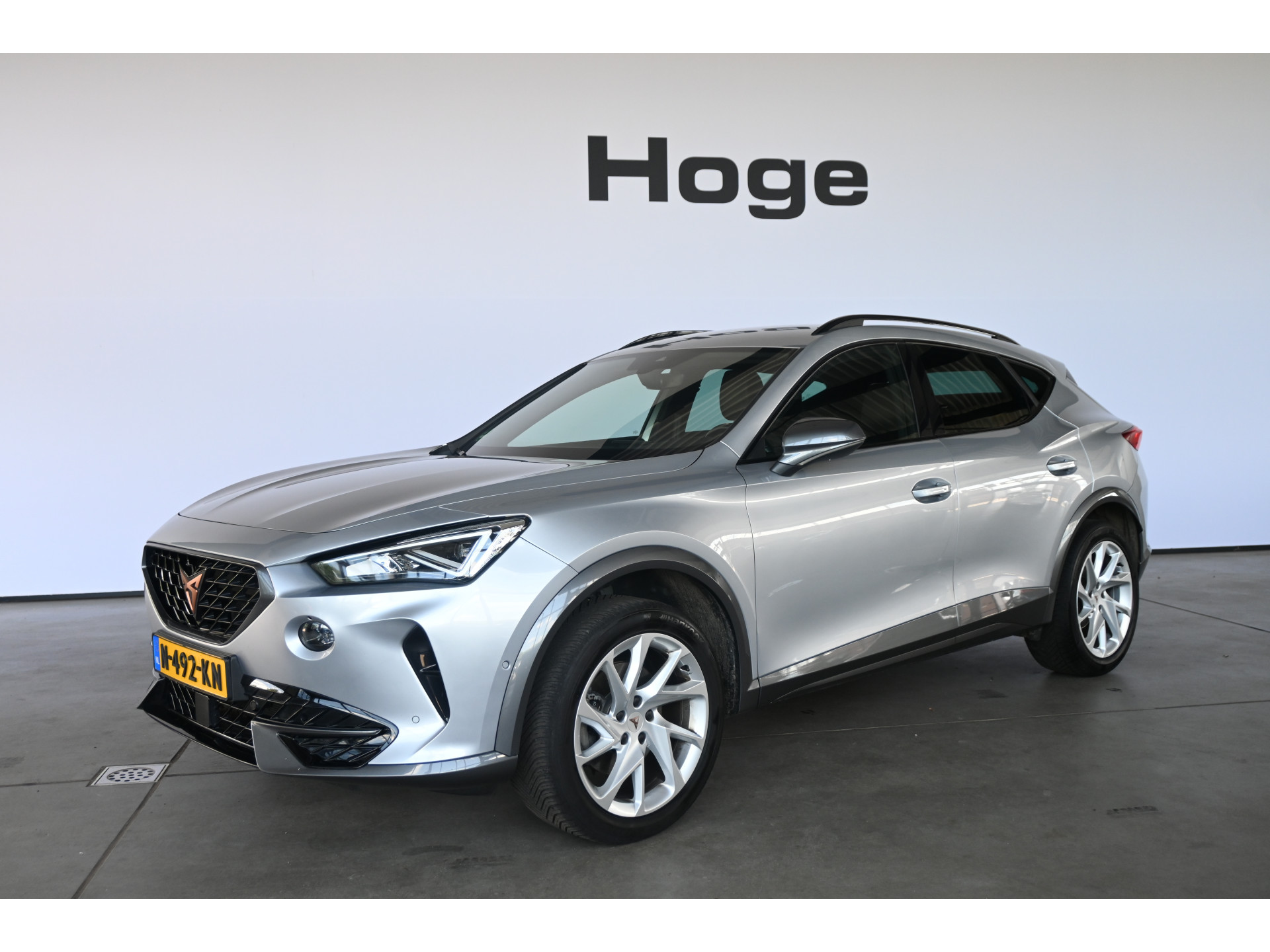 CUPRA Formentor 1.5 TSI Automaat Clima Adaptieve cruise Navigatie Apple carplay Trekhaak PDC Inruil mogelijk