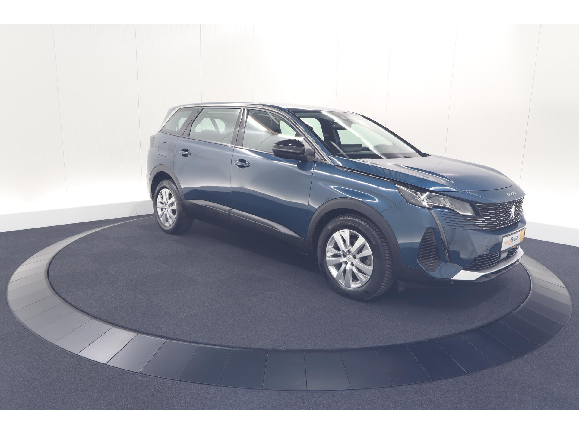 Peugeot 5008 PureTech 130 EAT8 Active Pack | 7 Zitplaatsen | Apple Carplay | Parkeersensoren | Navigatie